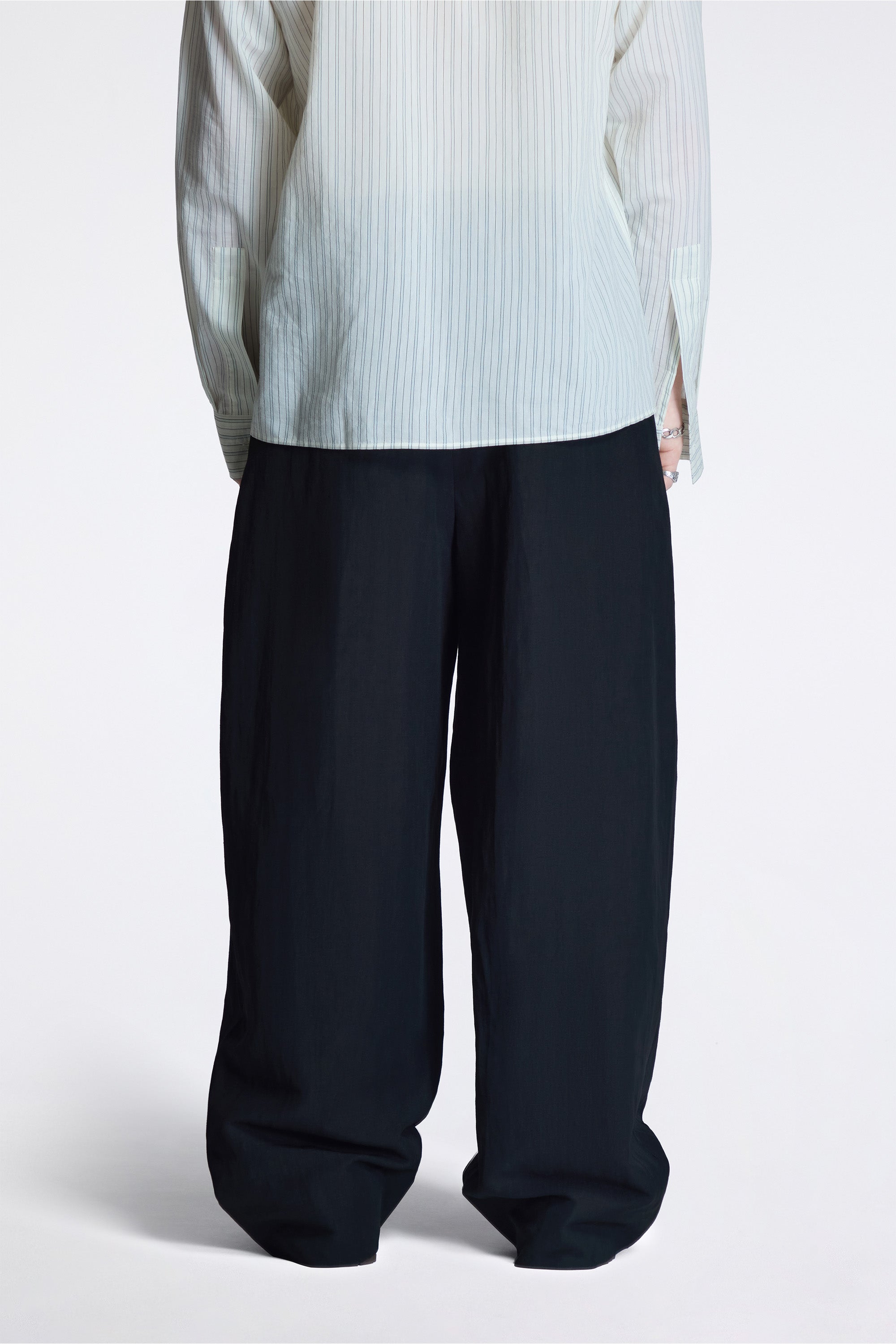 Line Pant Black