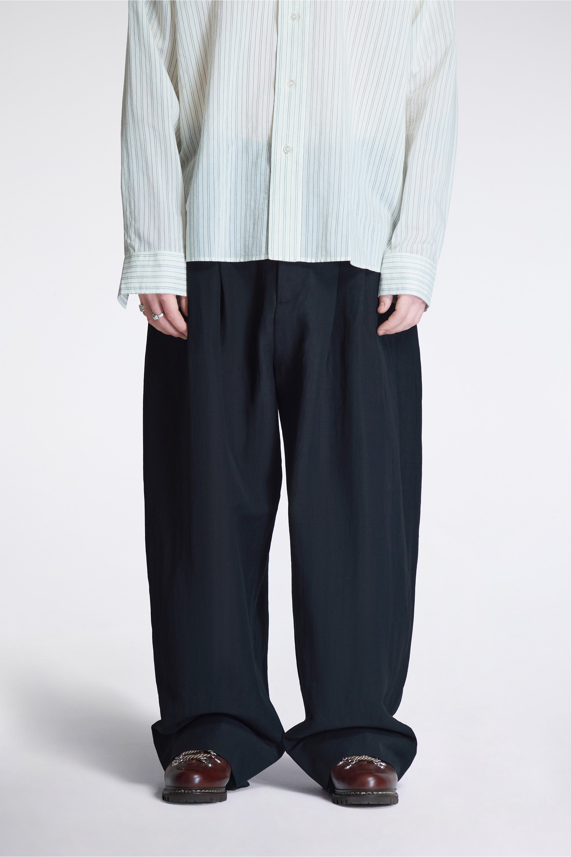 Line Pant Black