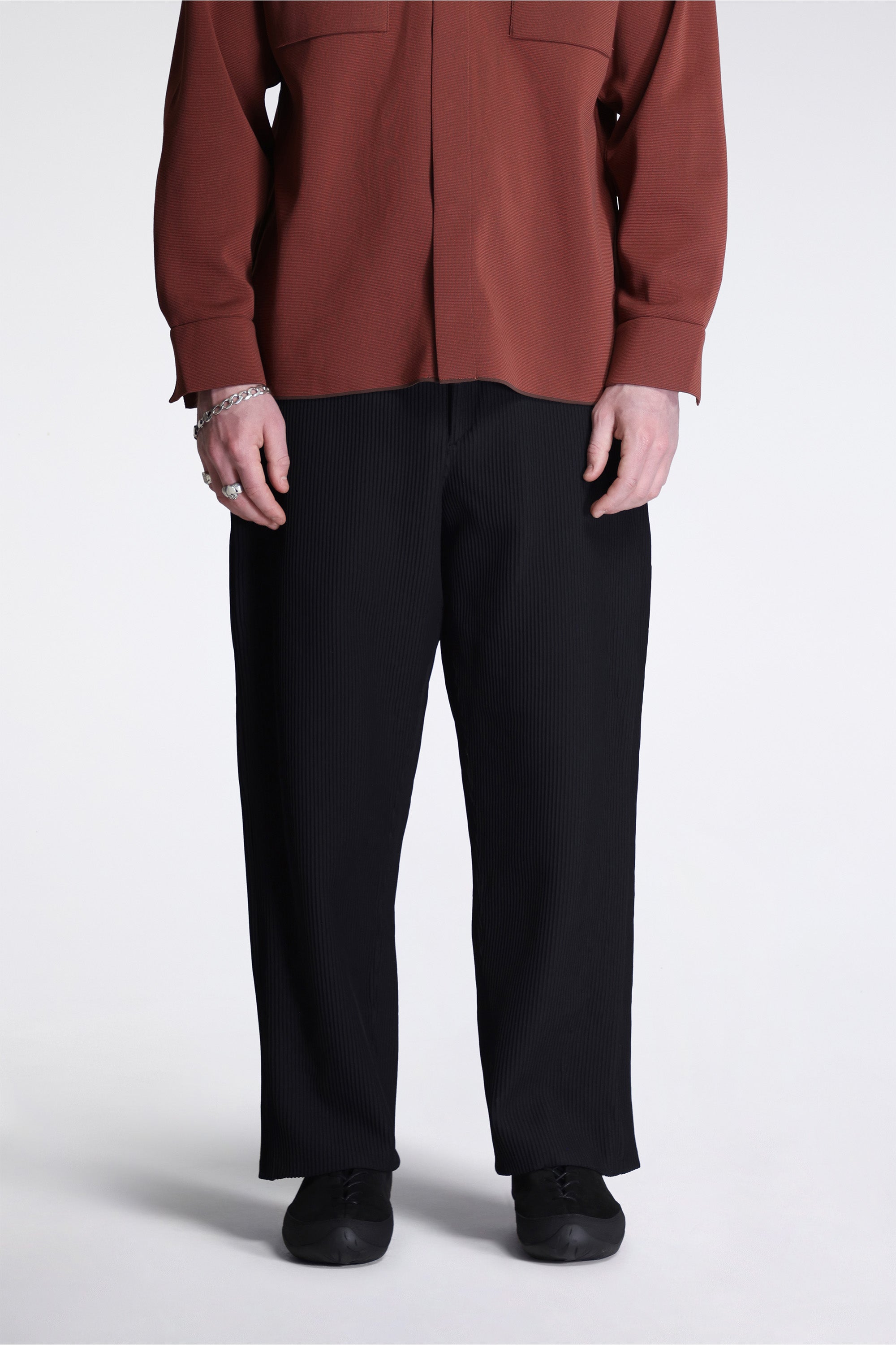 Soft Hypha Tapered Curved Pants Black