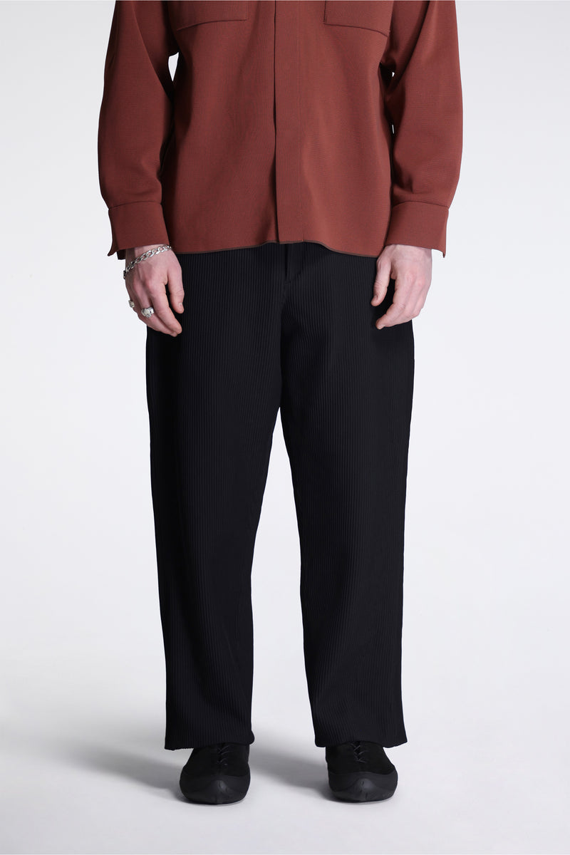Soft Hypha Tapered Curved Pants Black
