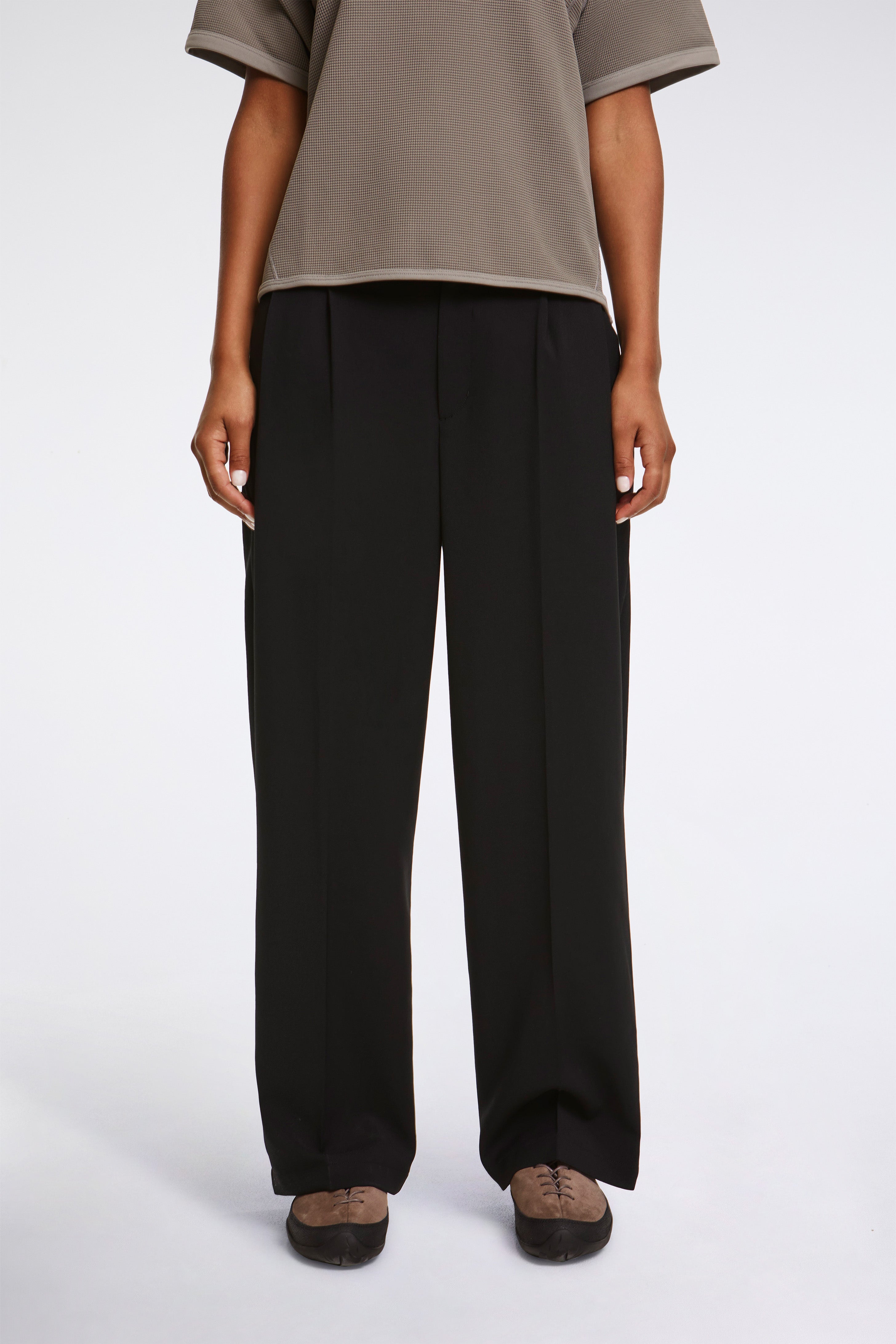 W's 2-Tuck Straight Pants Black