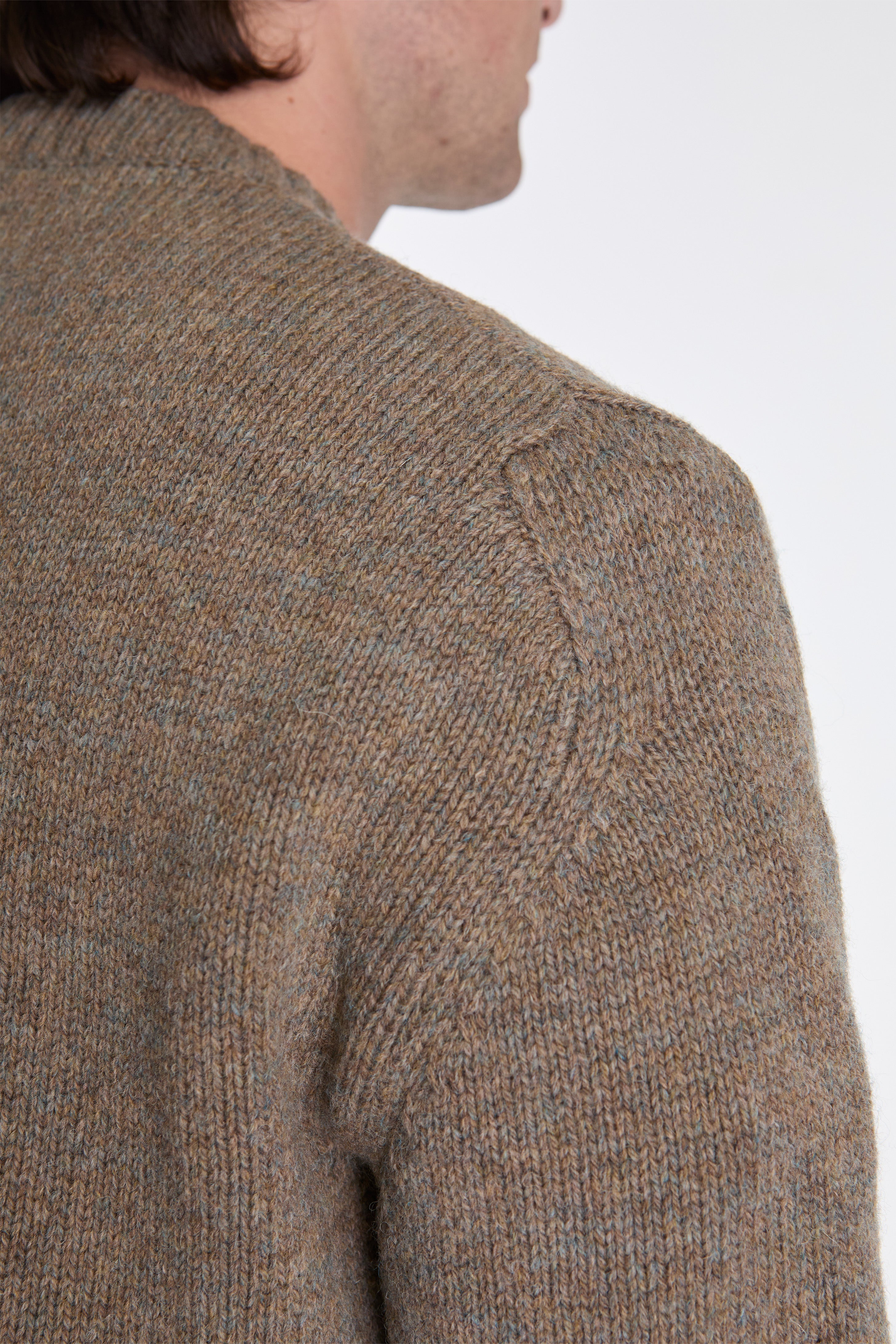 Truffle Round Neck Collar Knit With Logo