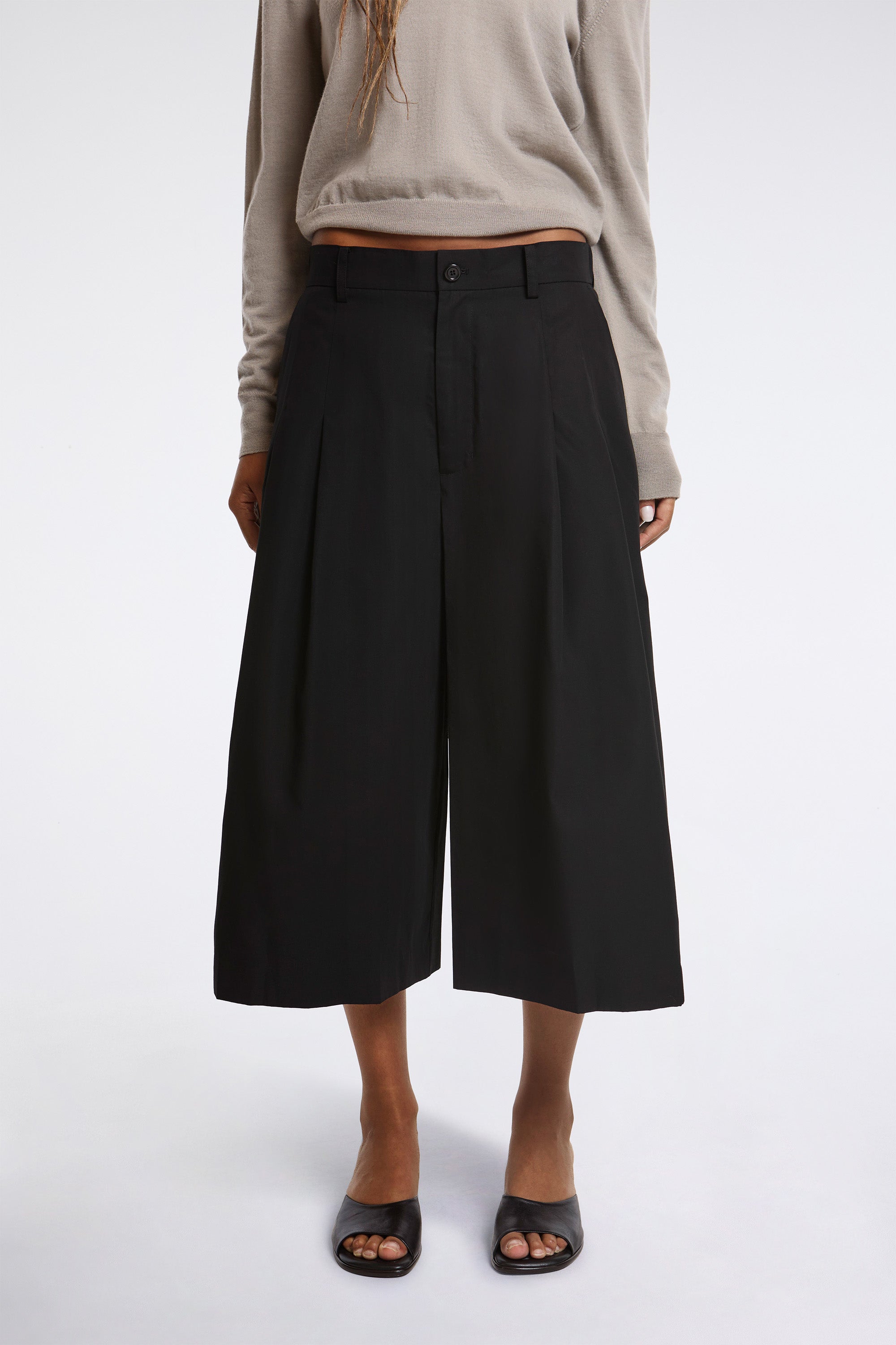 Wide Bermuda Pants Black
