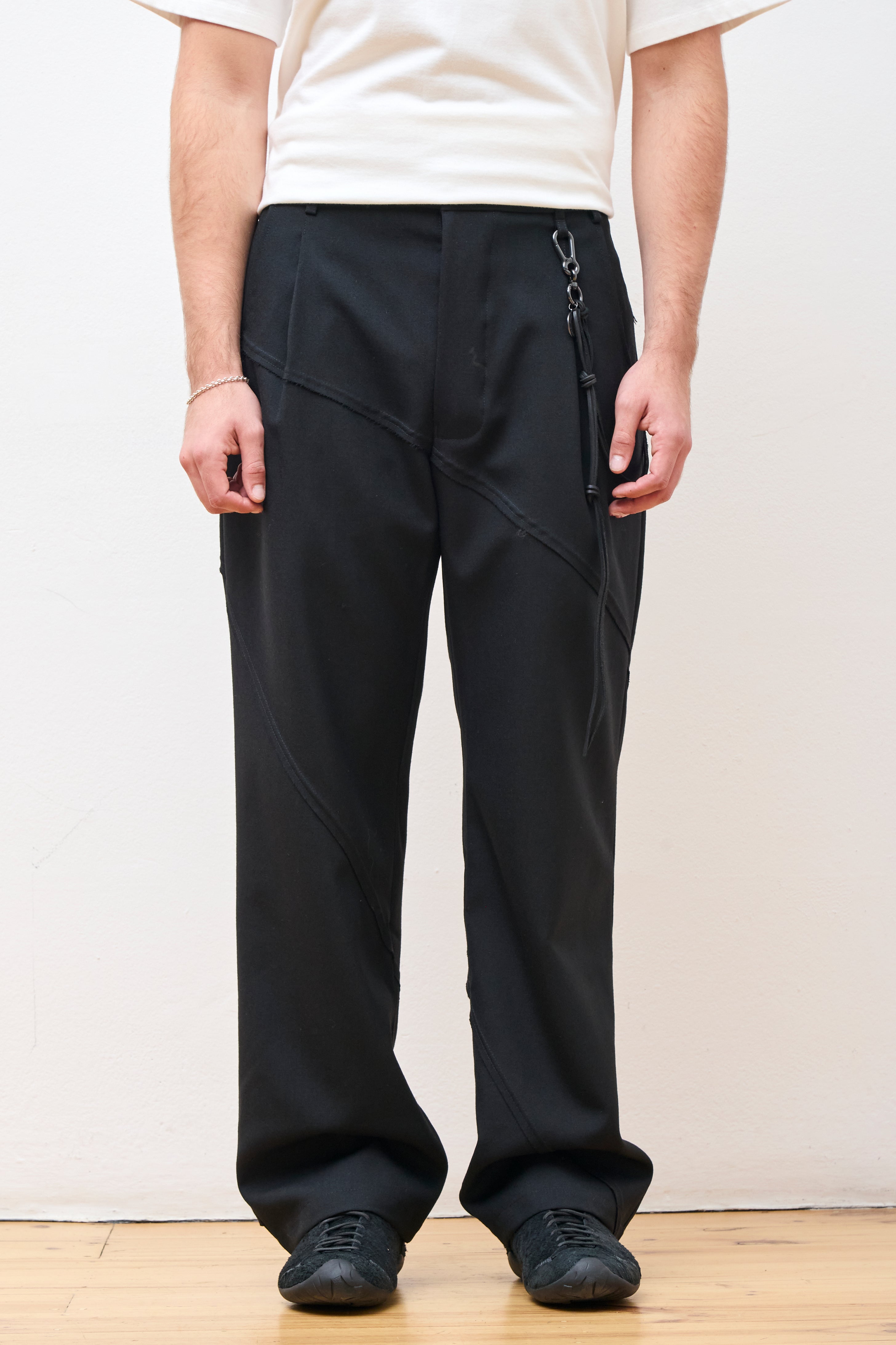 "Slash" Loose Pleated Pant Black