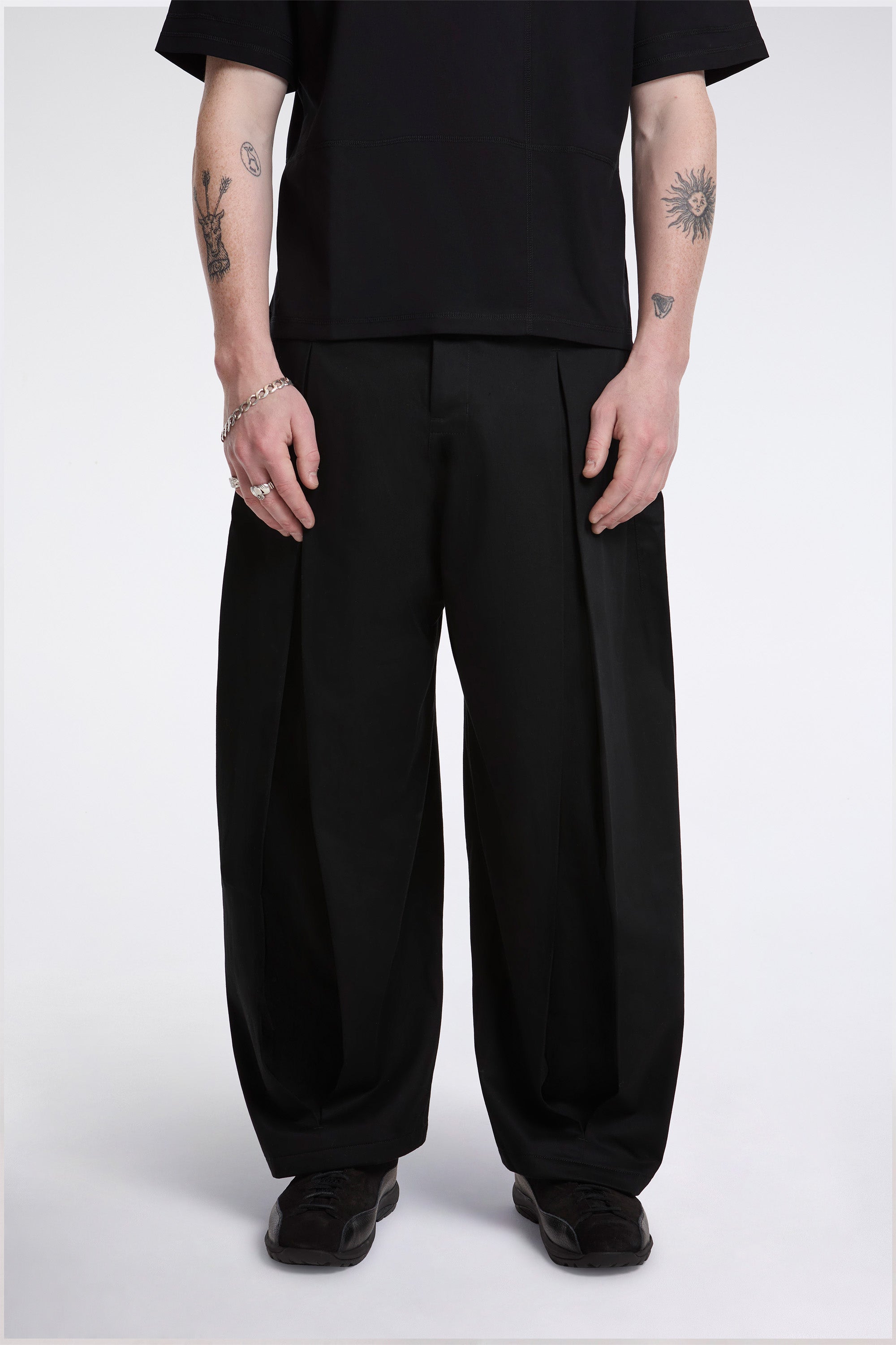 Sage Nation Box Pleat Trouser Black | HAVN