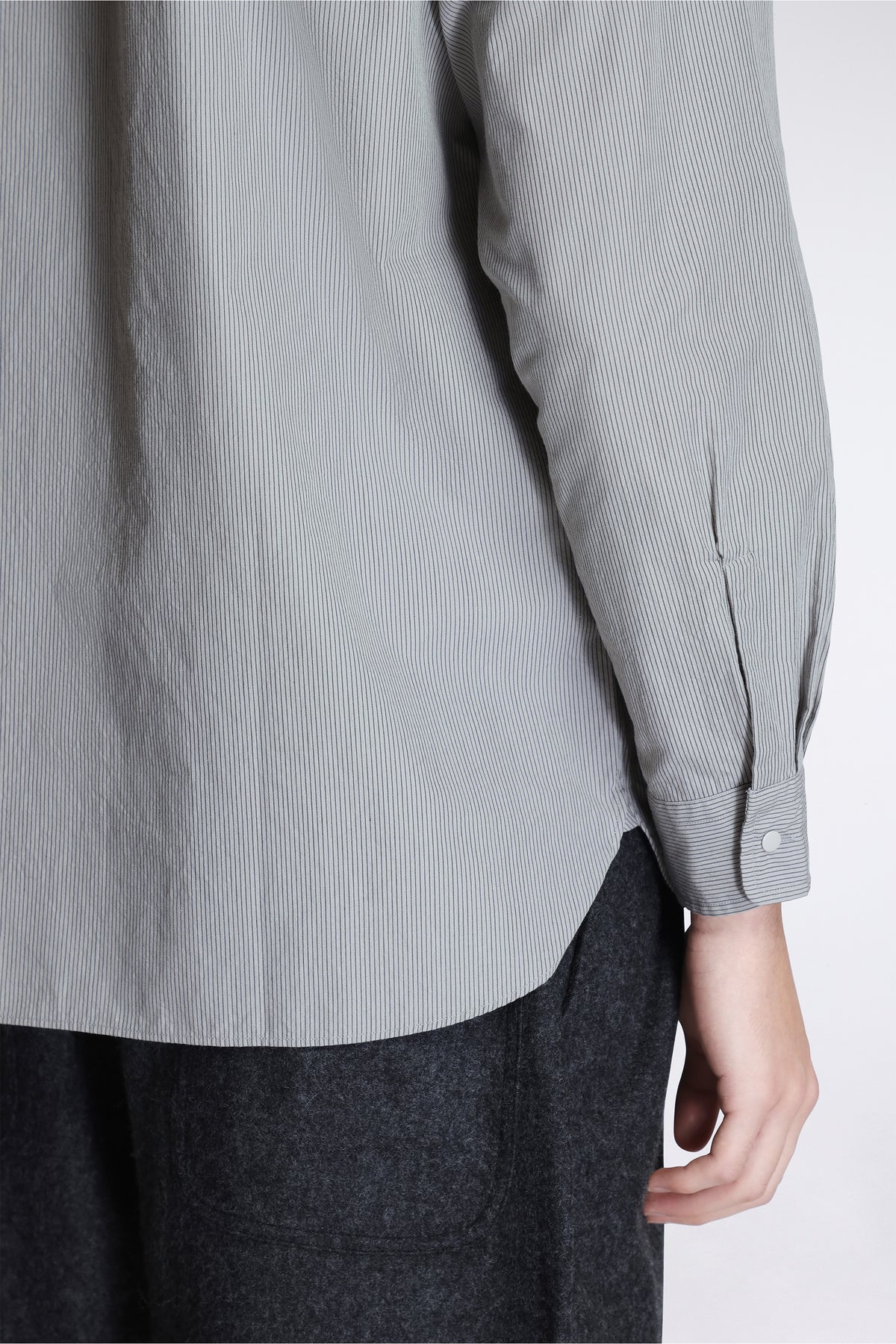Regular Collar Striped Wind Shirt Gray