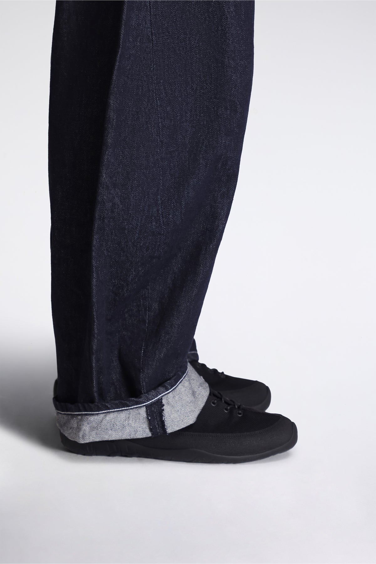Barrel Denim Jeans Navy/White