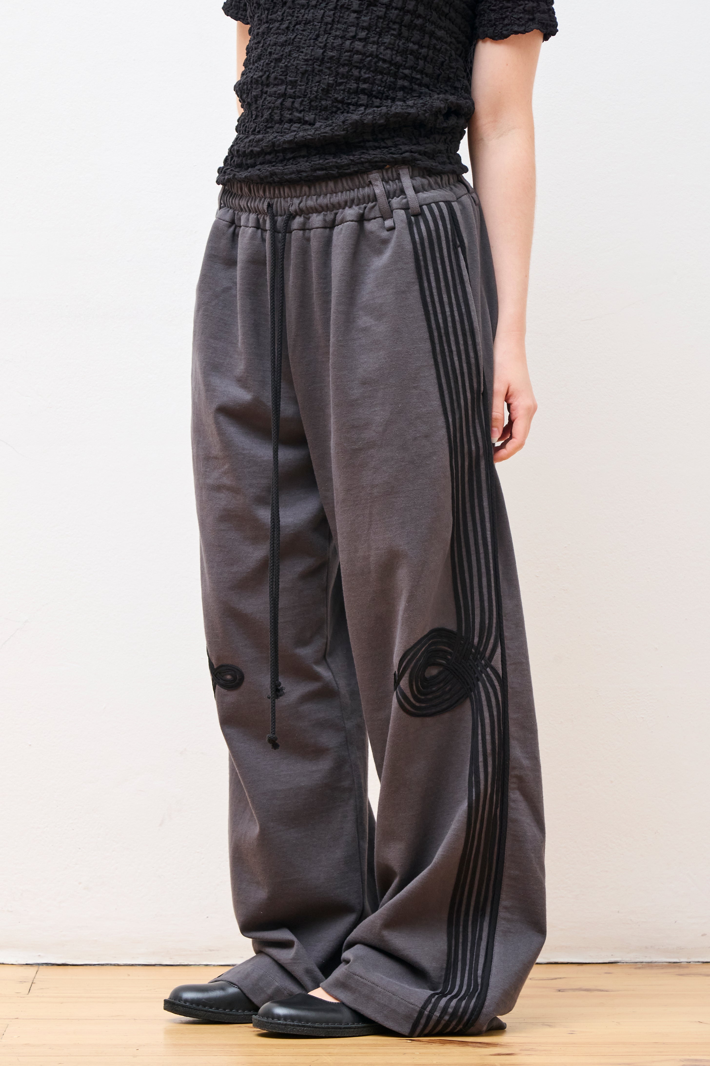 "Appliqué" Relaxed Lounge Pant Washed Black