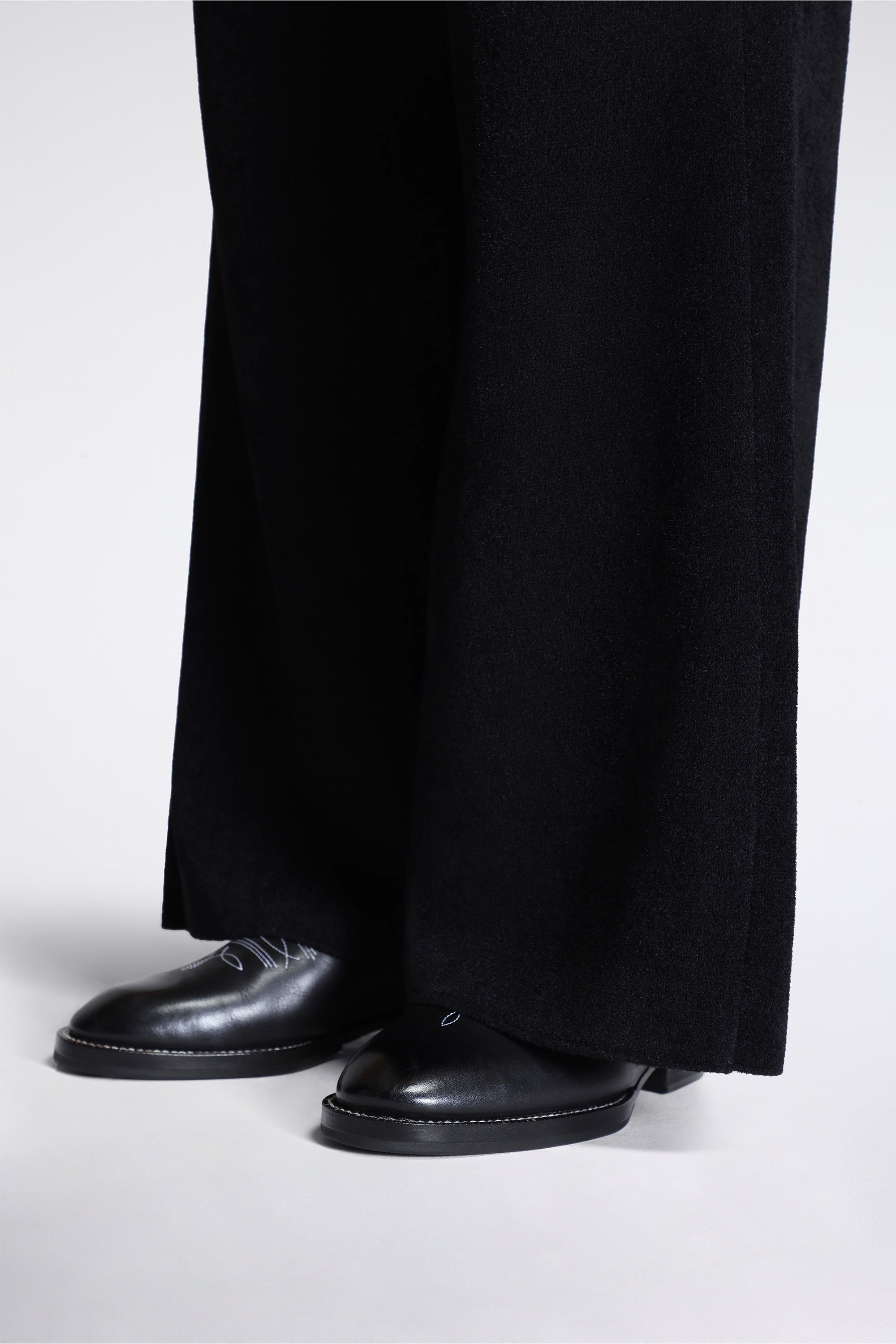 Soft Milan Velvet Wide Straight Pants Black