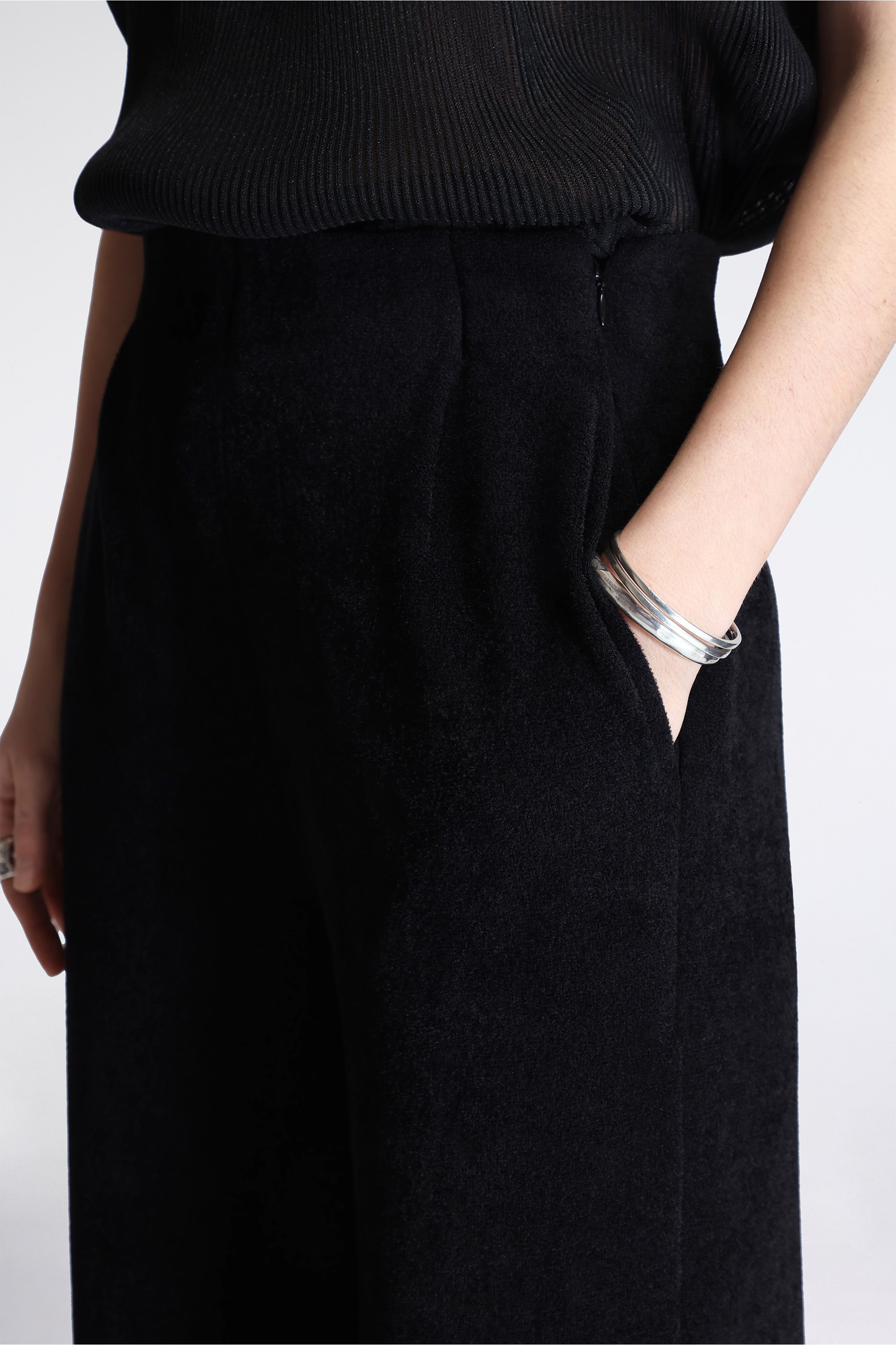 Soft Milan Velvet Wide Straight Pants Black