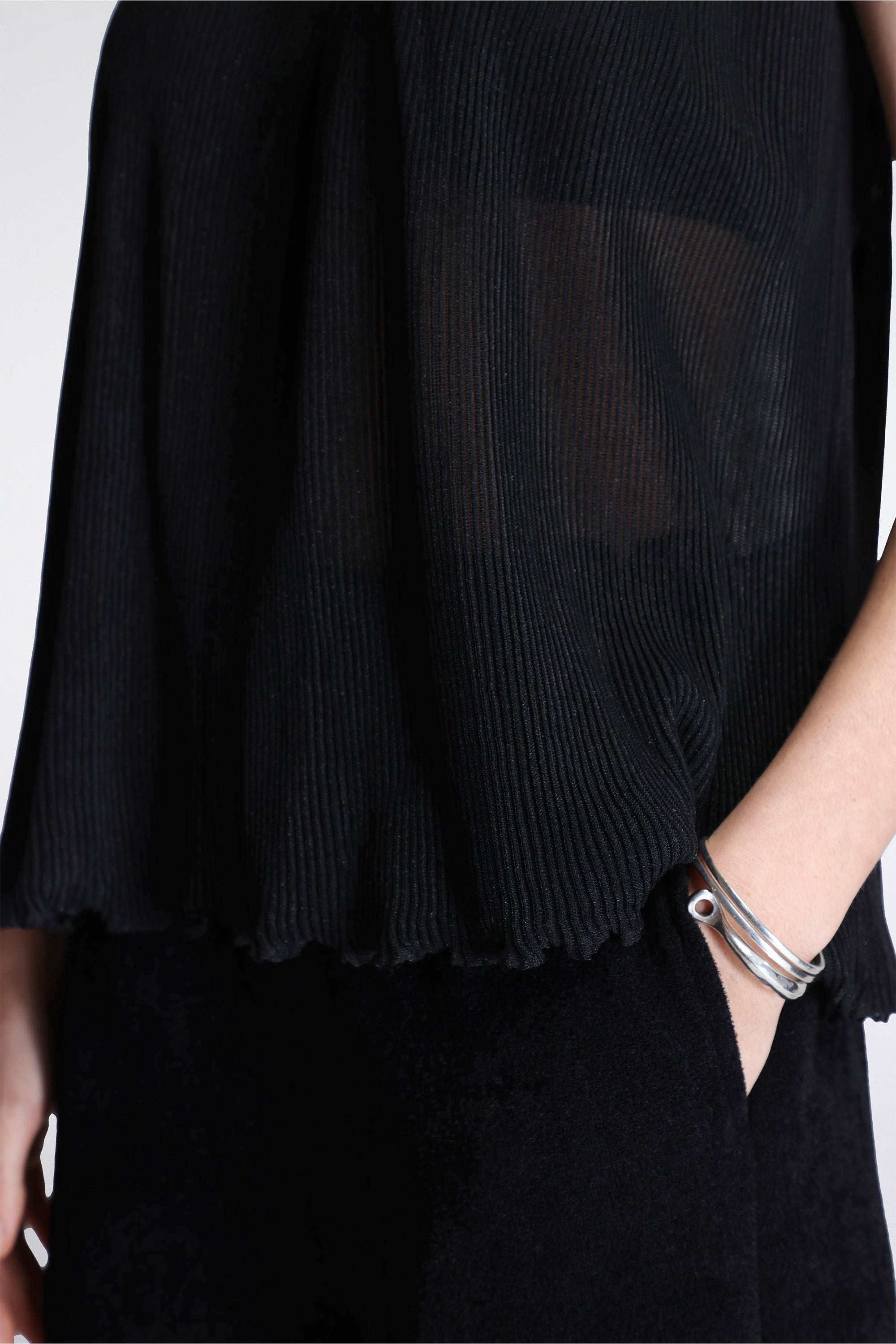 Hypha Lucent Glitter Sleeveless Bust Flare Top Black-Black