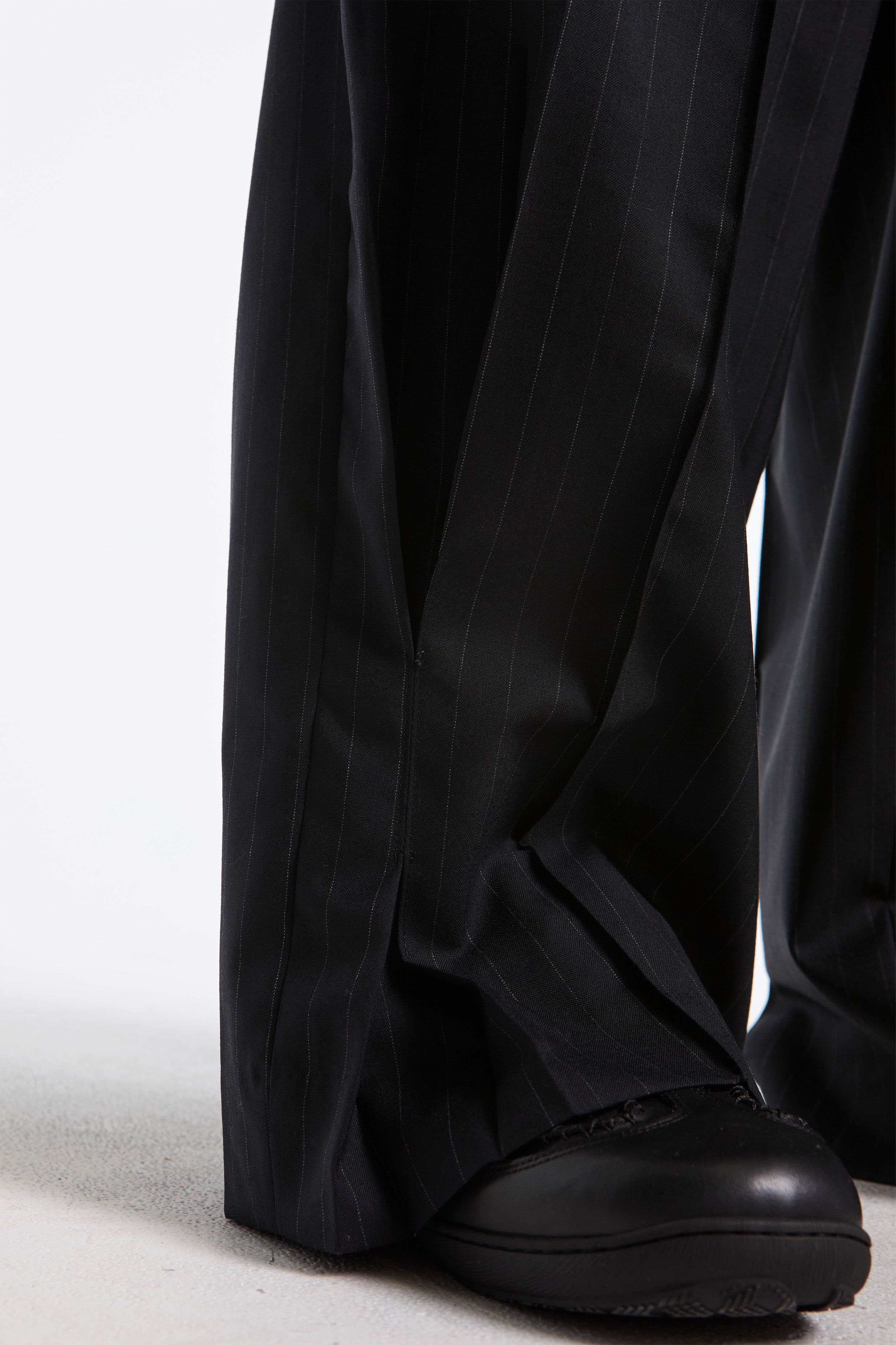 KHOKI Pleated Stripe Summer Wool Pants Black | HAVN