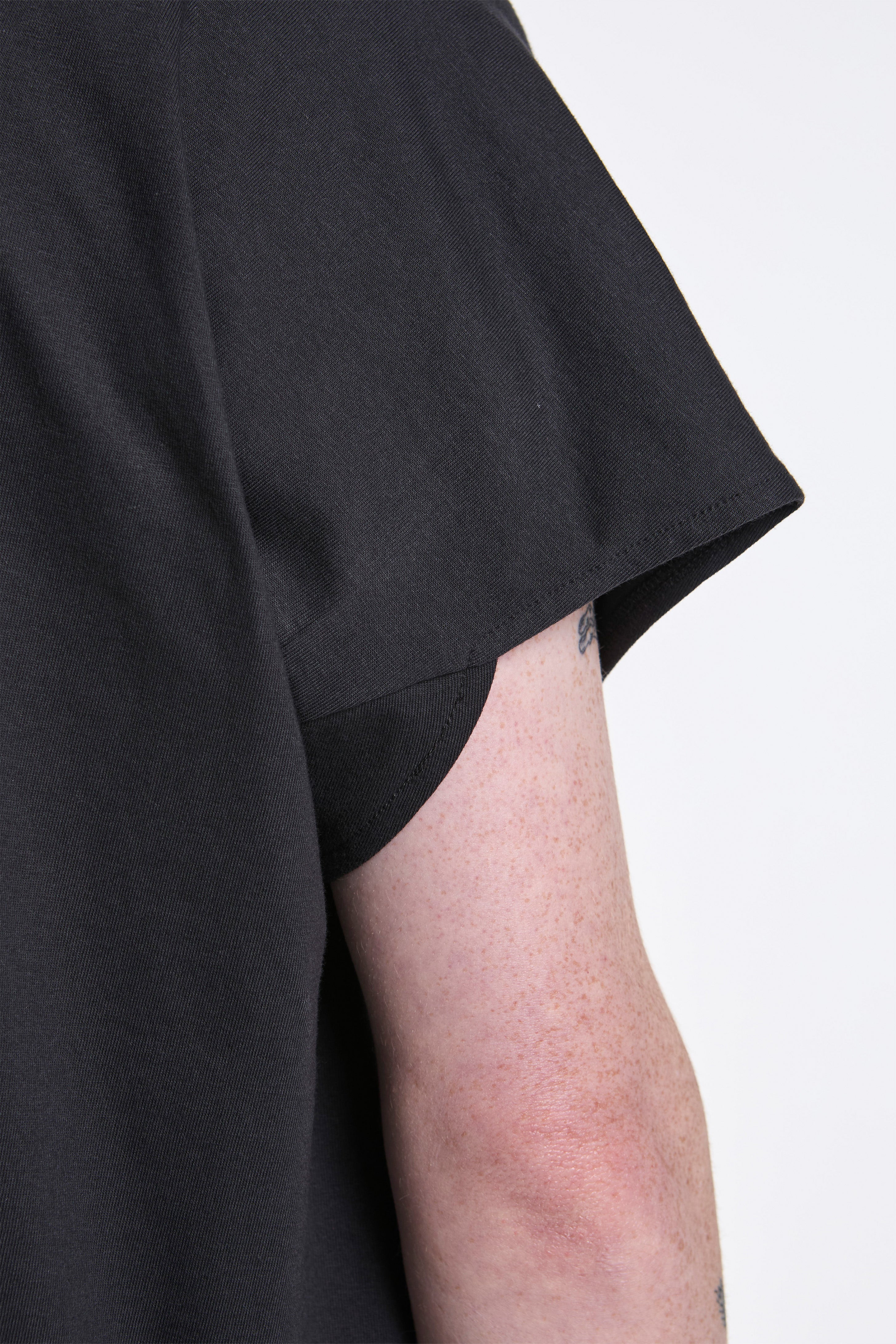 Helicoid T-Shirt Ink Black