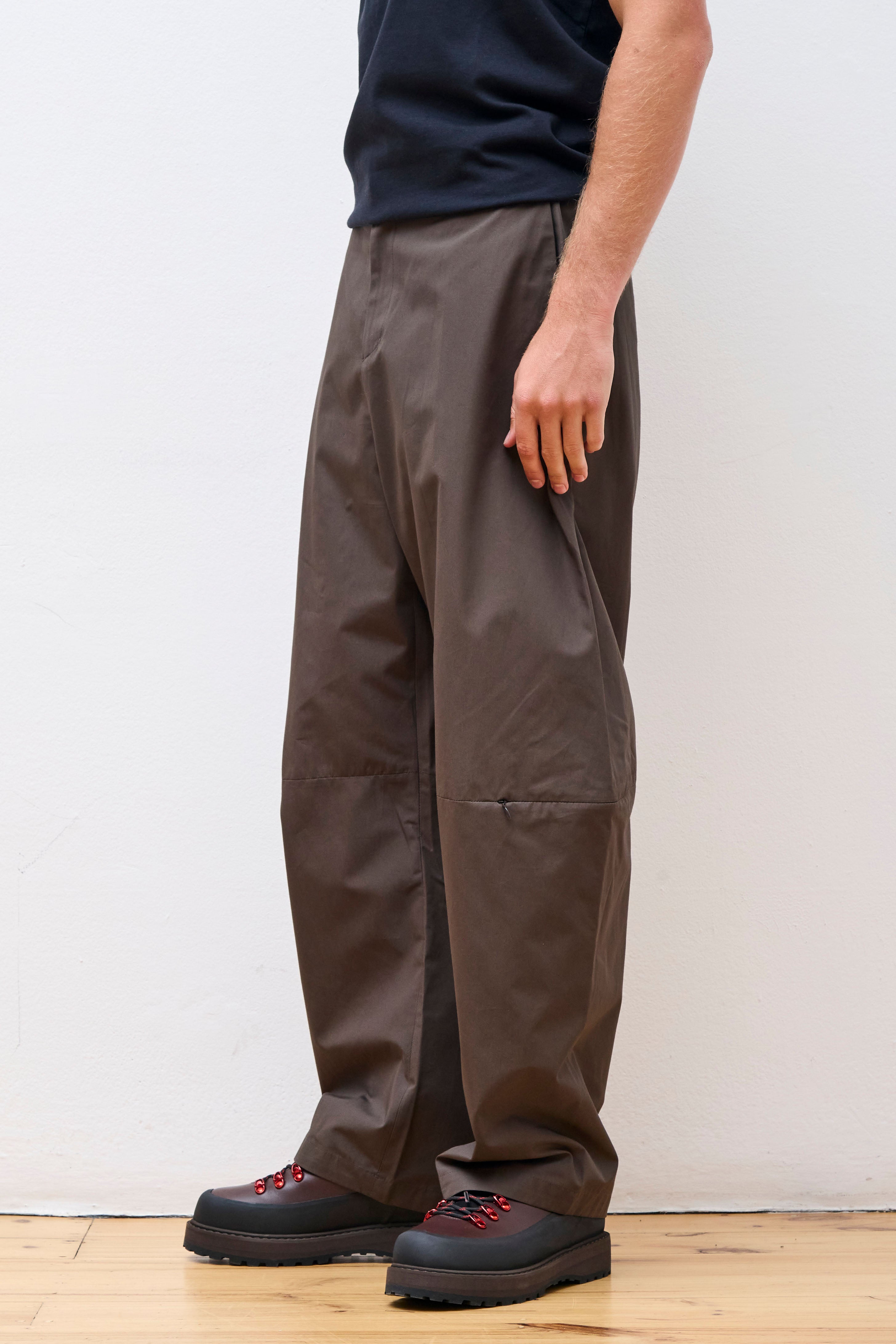 Curved Zip Pants Brown