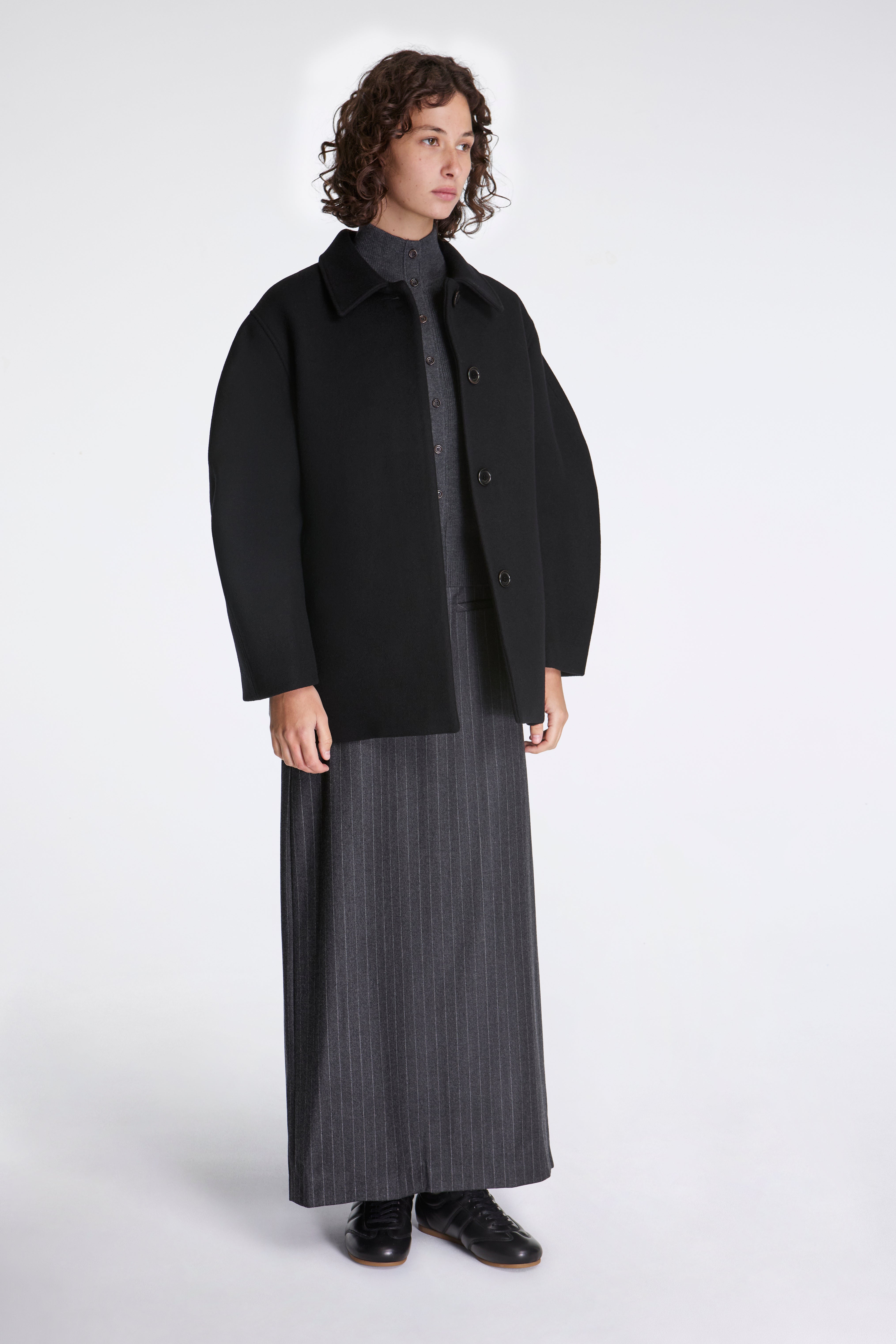 Hourglass Half Coat Black