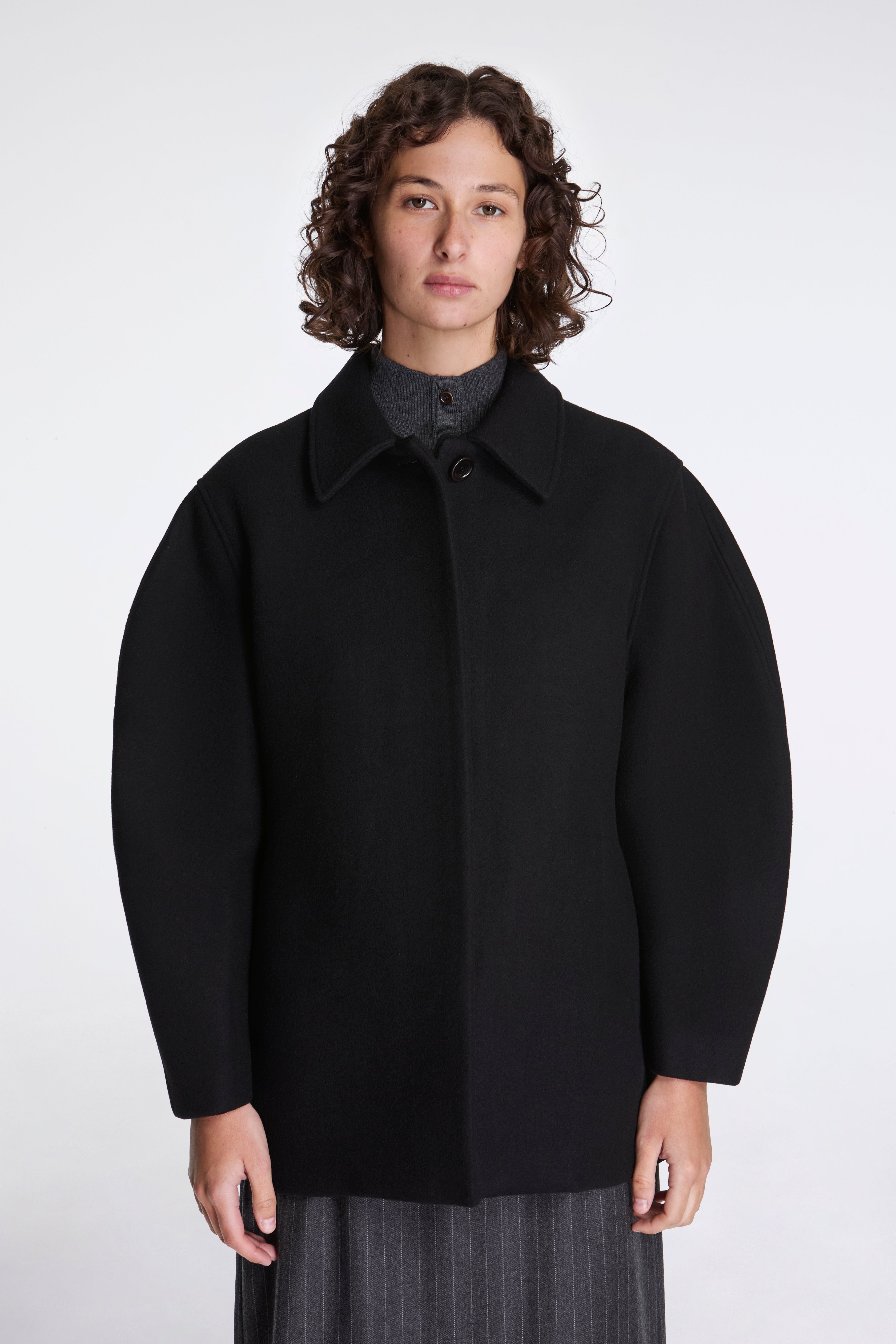Hourglass Half Coat Black