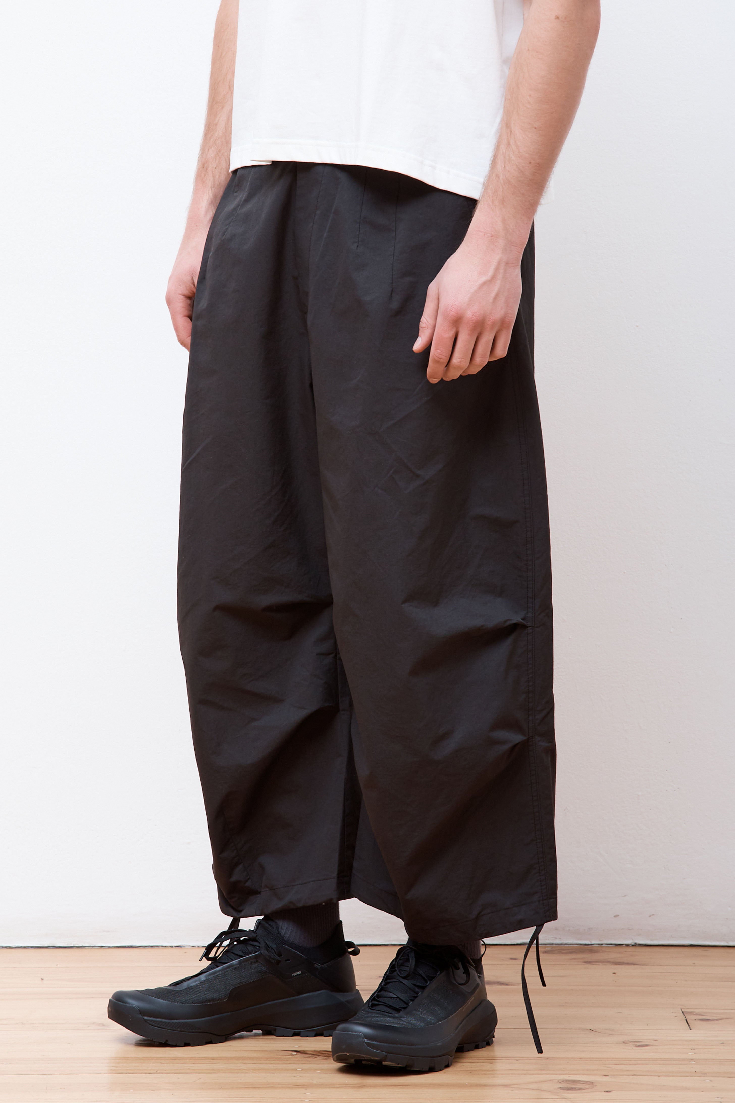 Cotton Nylon Wide Capri Pants Black