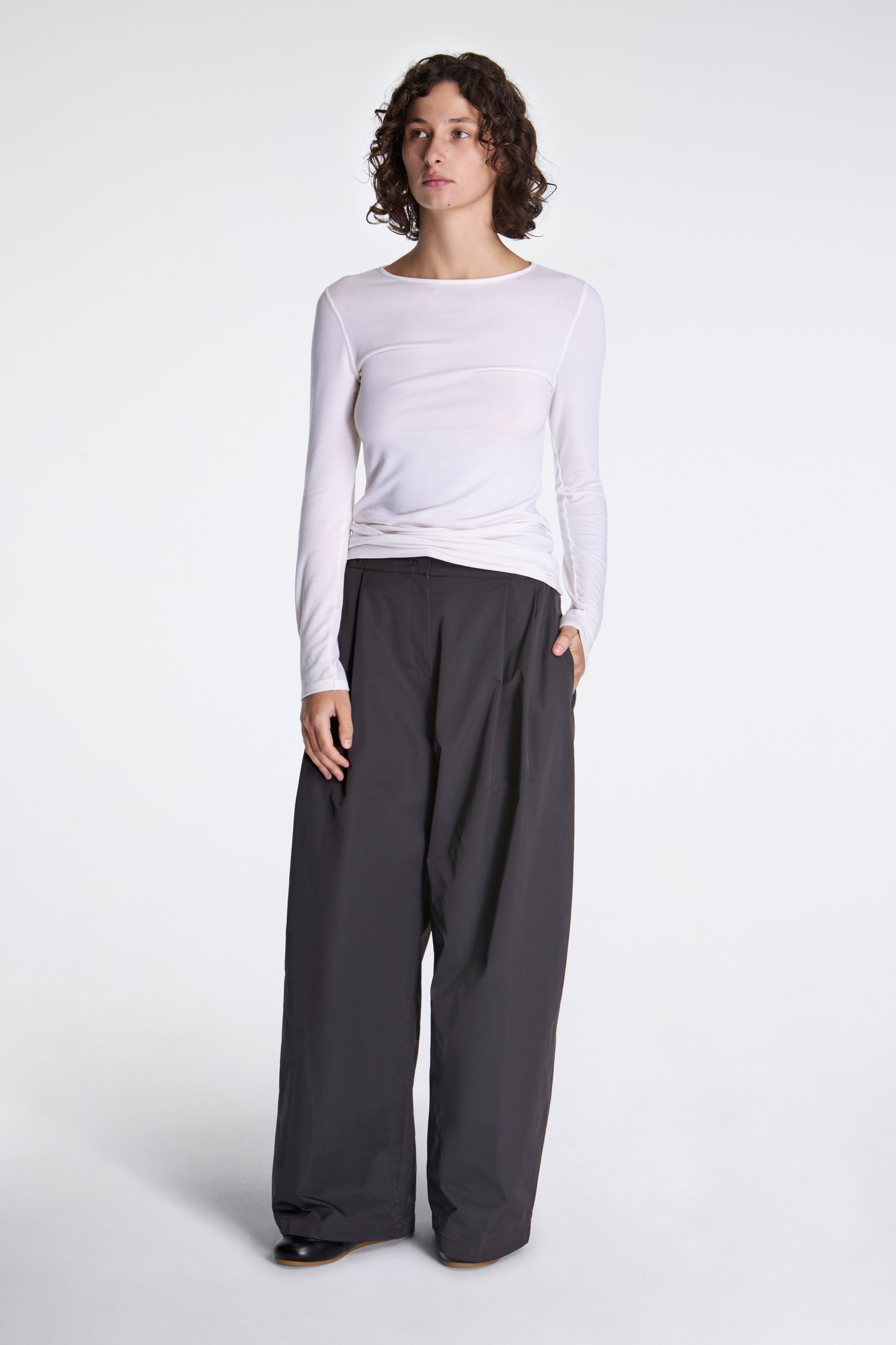 Two Tuck Balloon Pants Charcoal