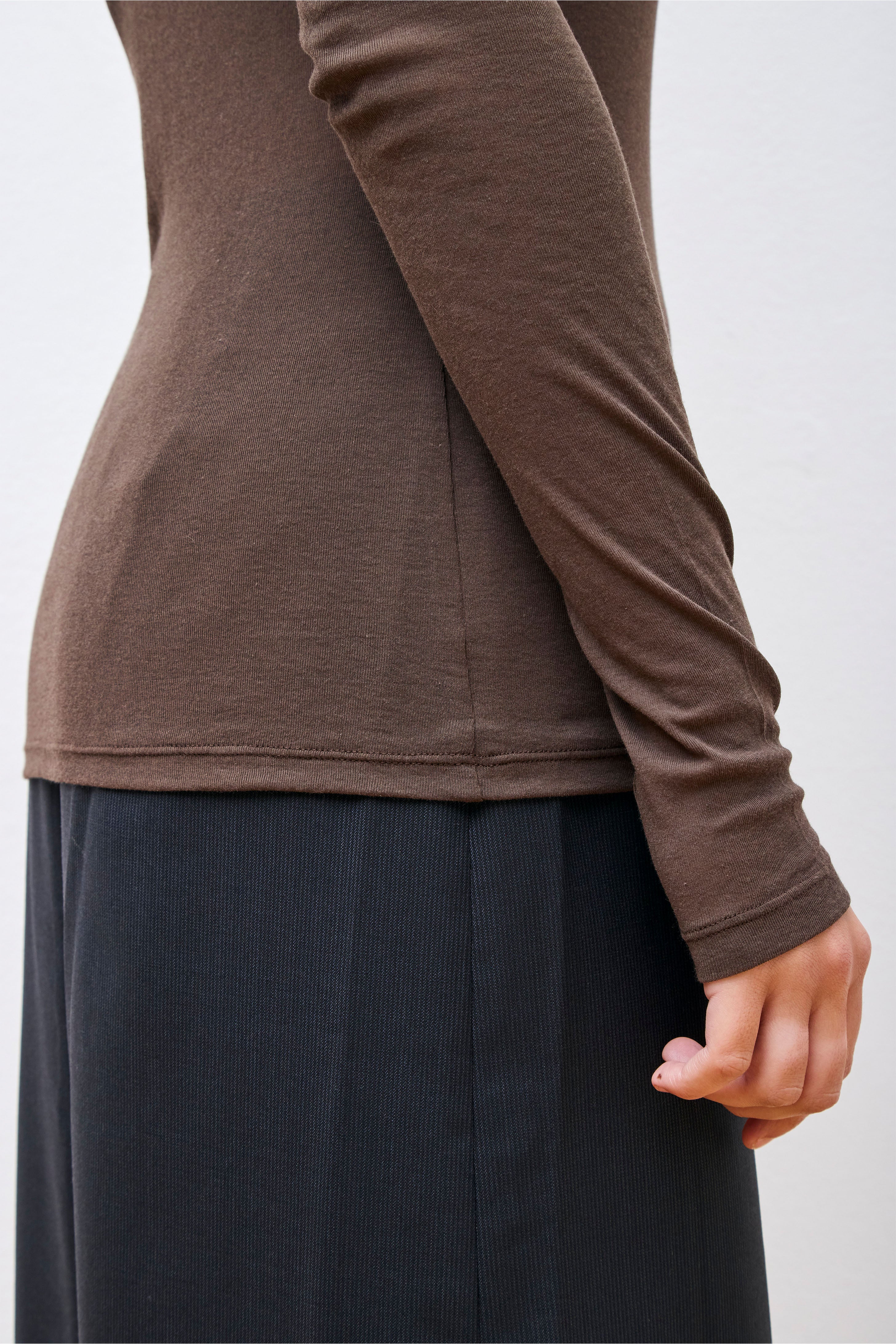 Round T-Shirts Brown