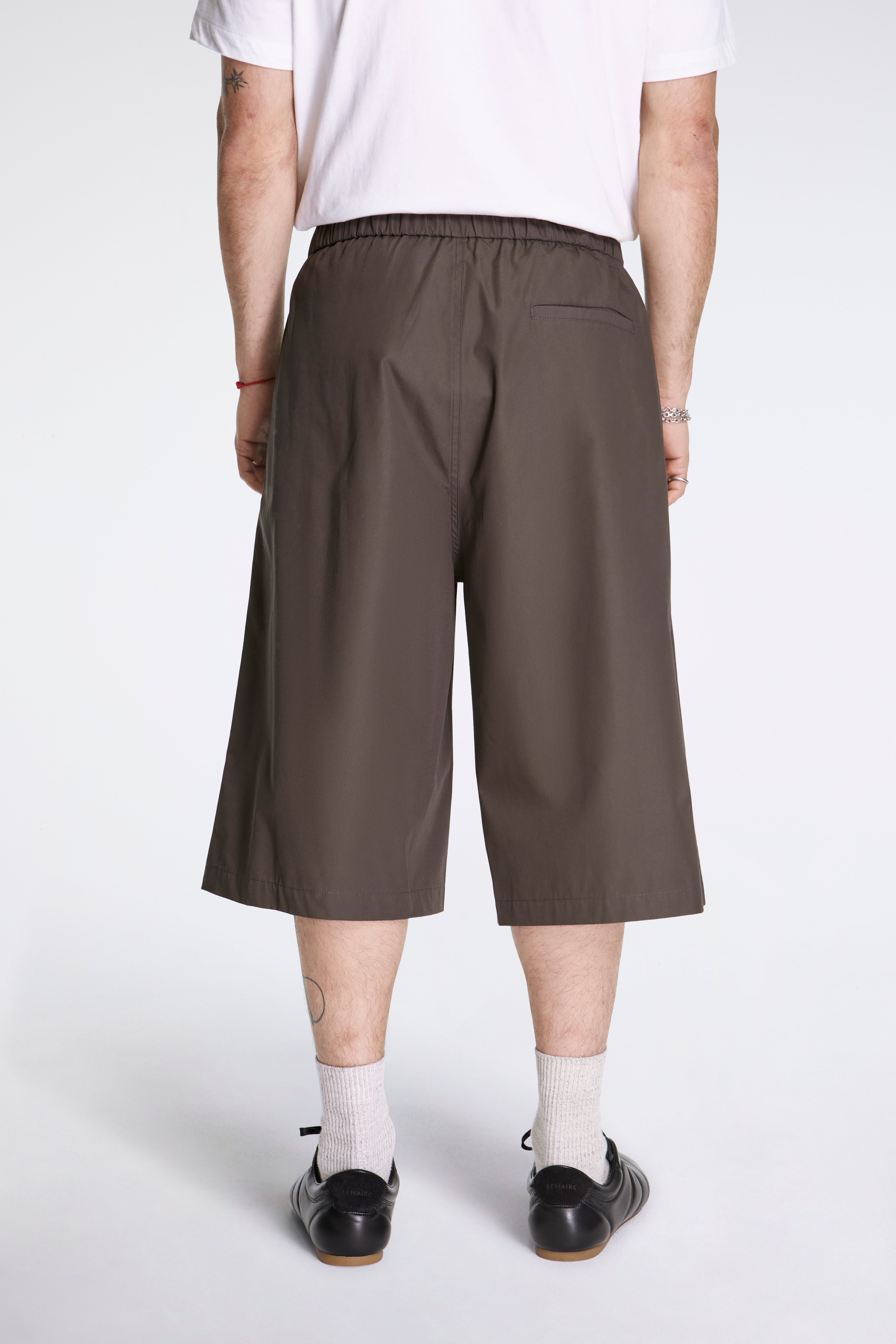 Two Tuck Wide Shorts Brown