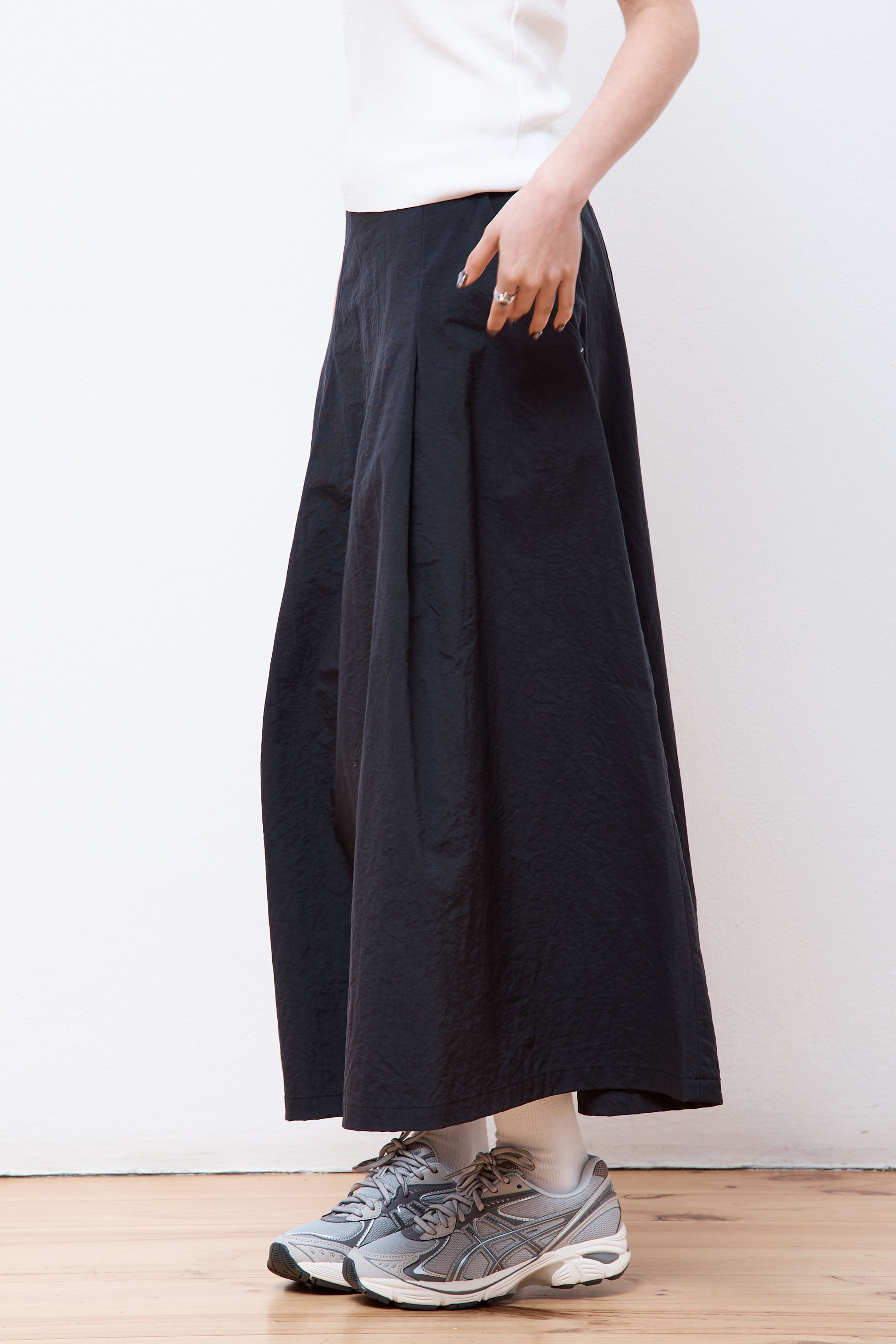 Nylon Chino Tuck Skirt (W) Black