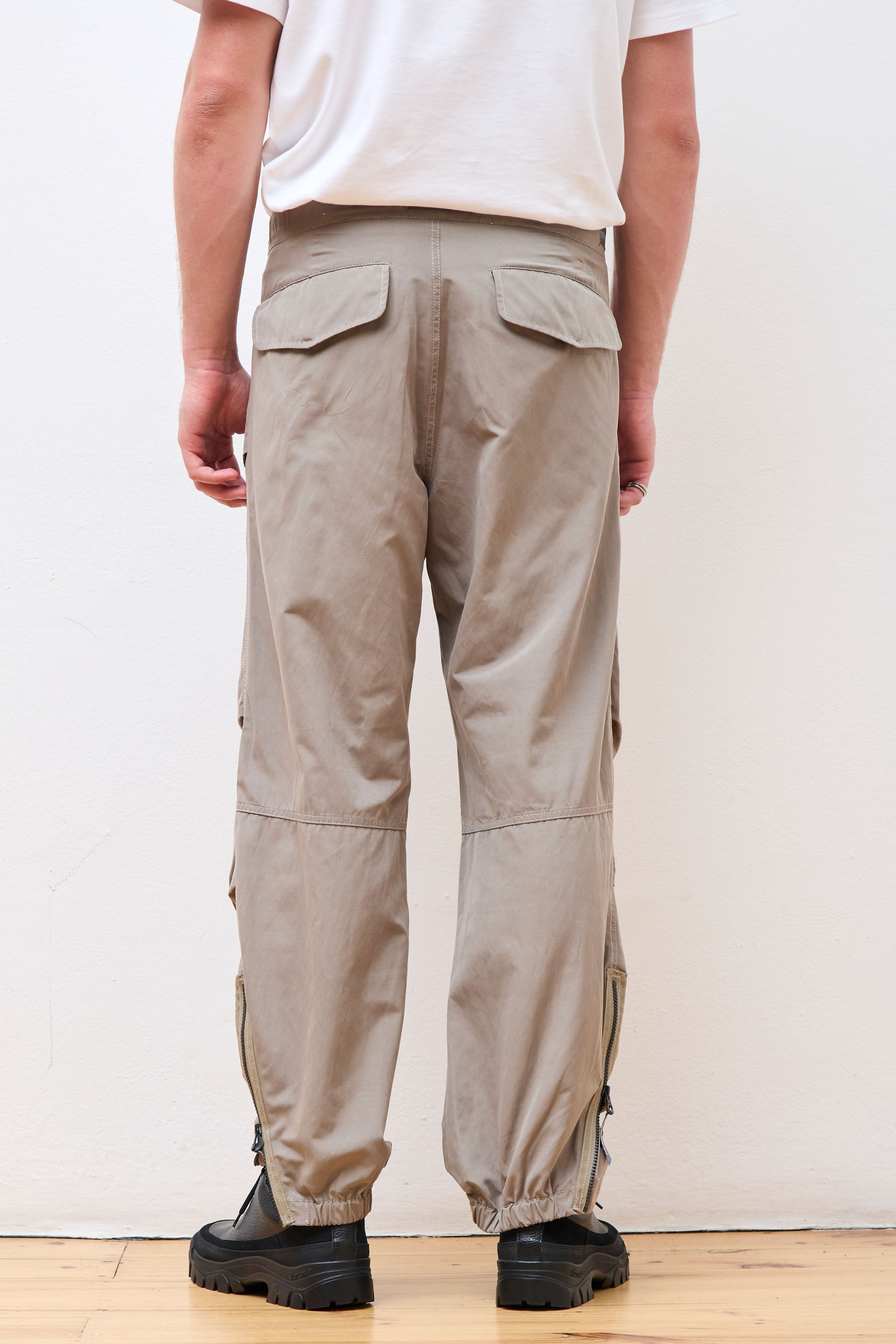 Side Zip Hem Pants Gray Beige