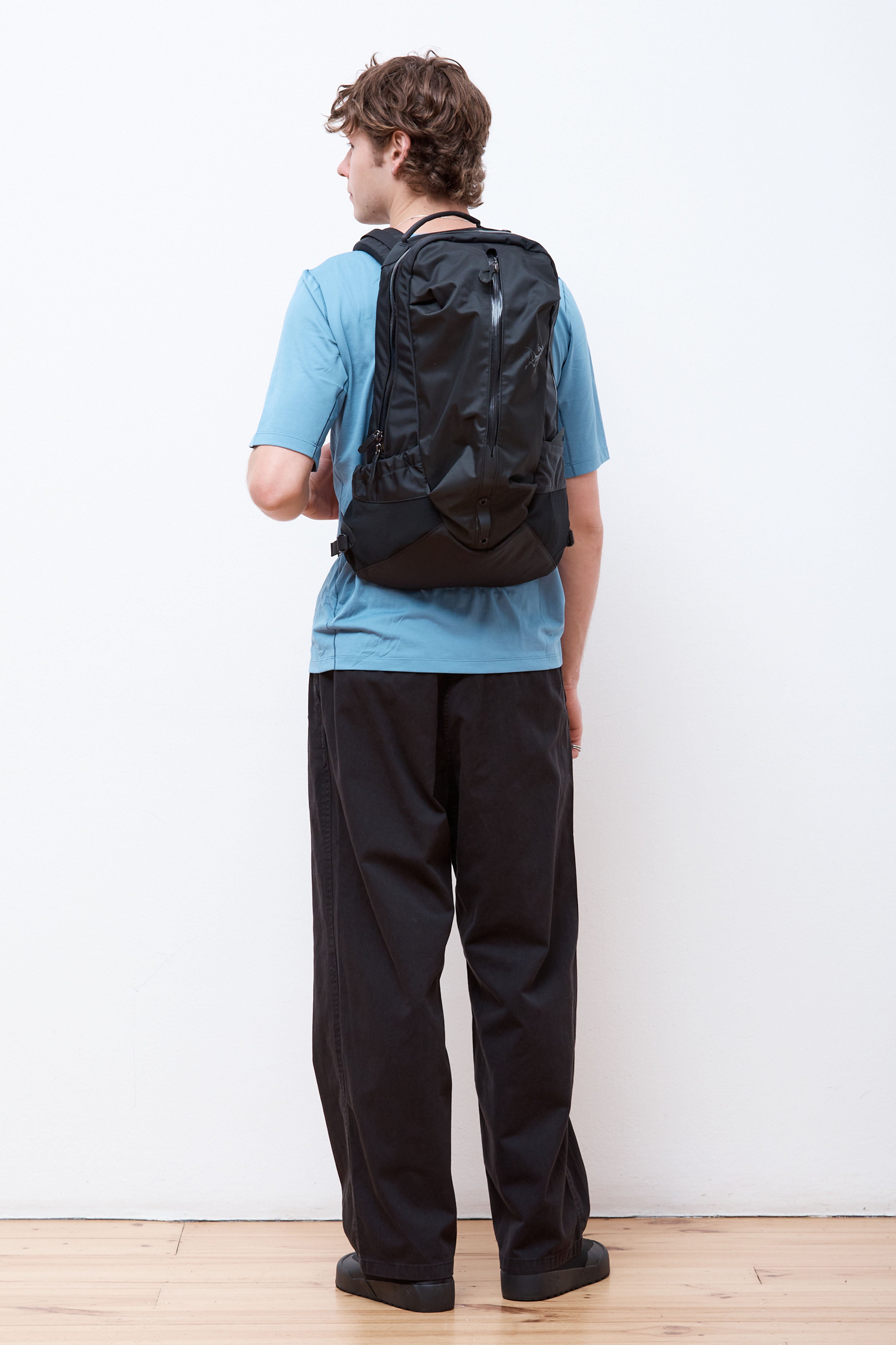 Arro 22 Backpack Black II