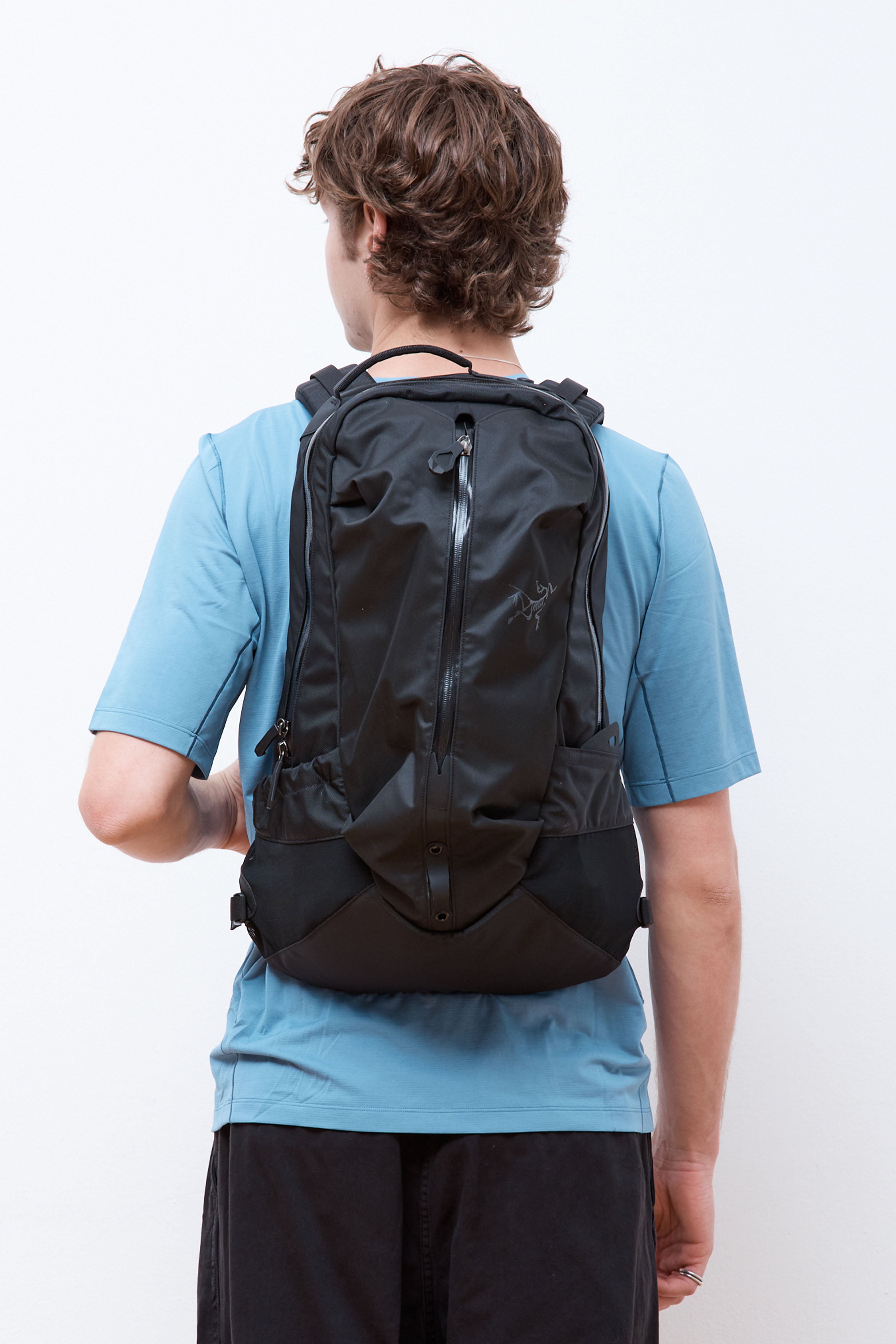 Arro 22 Backpack Black II