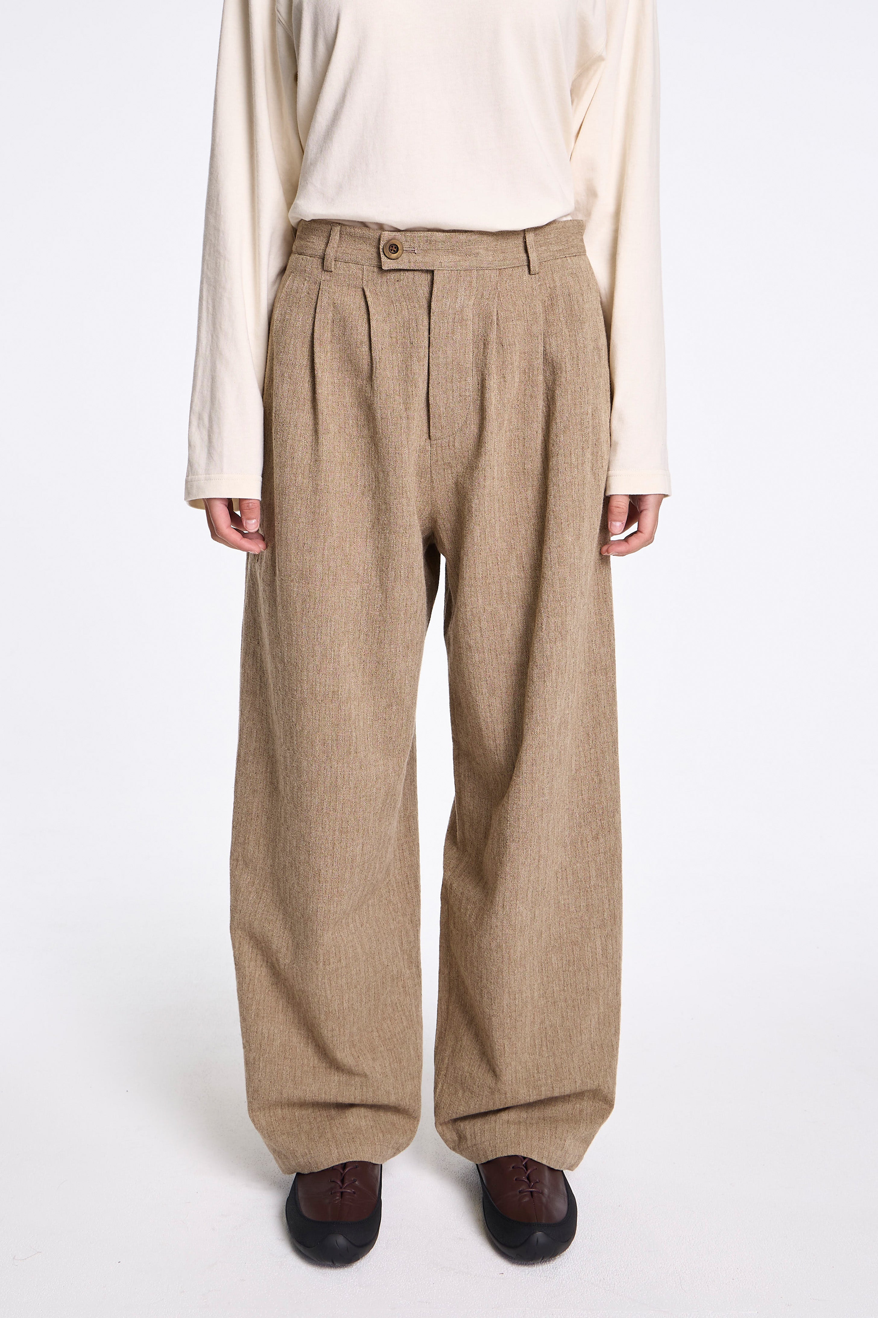 Triple Pleated Pant Ecru