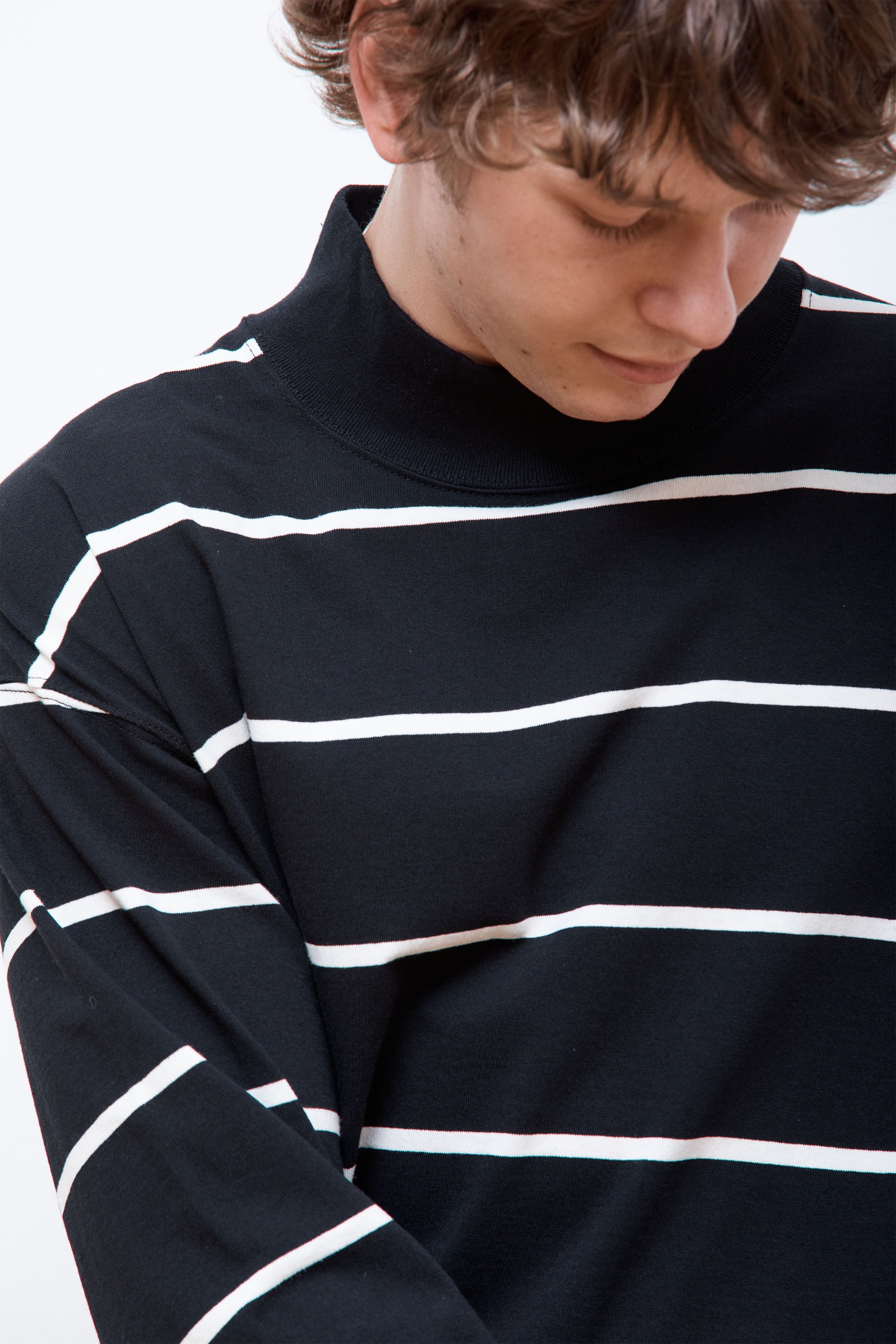 Striped Drawstring Mockneck Black/Off-White