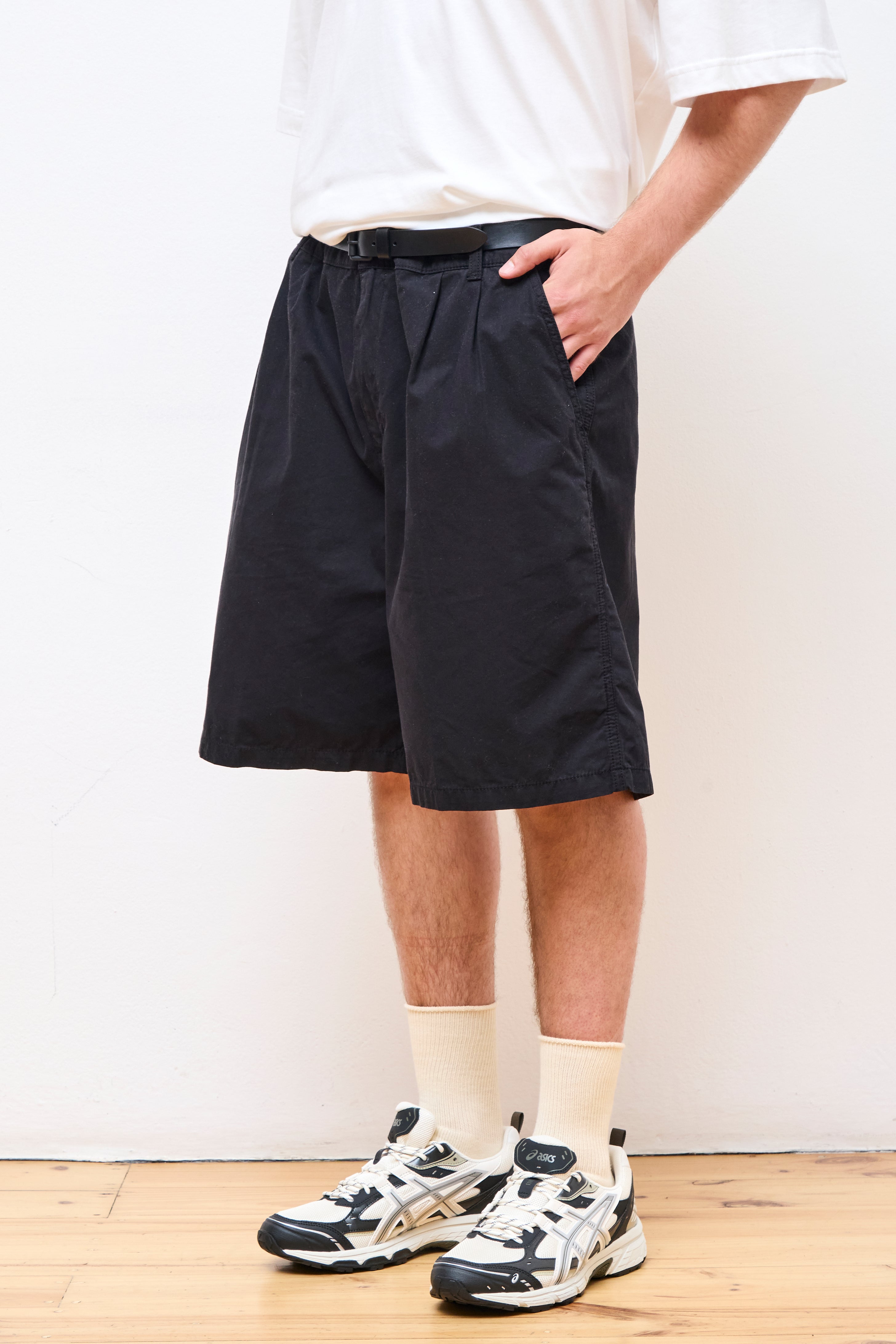 Colston Short Black