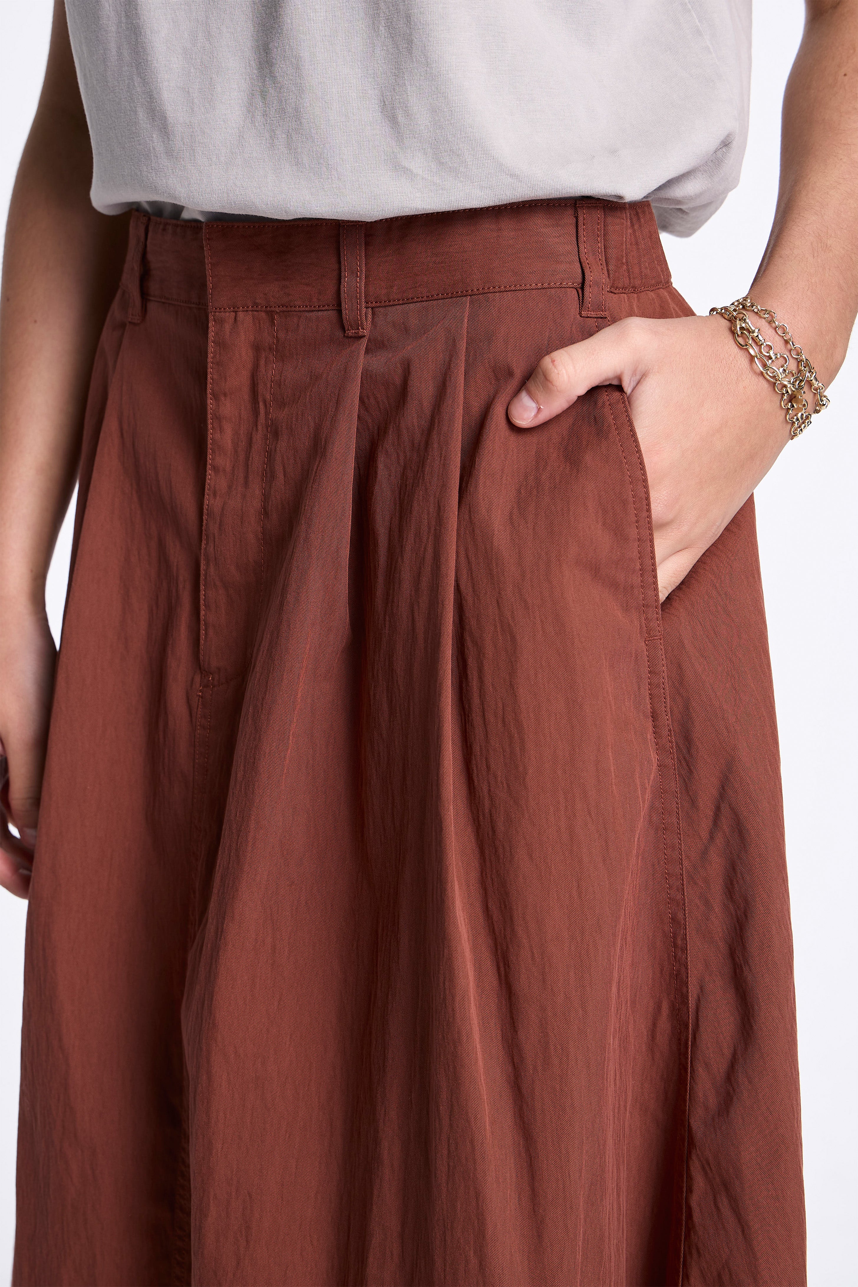 2 Tuck Skirt Brown
