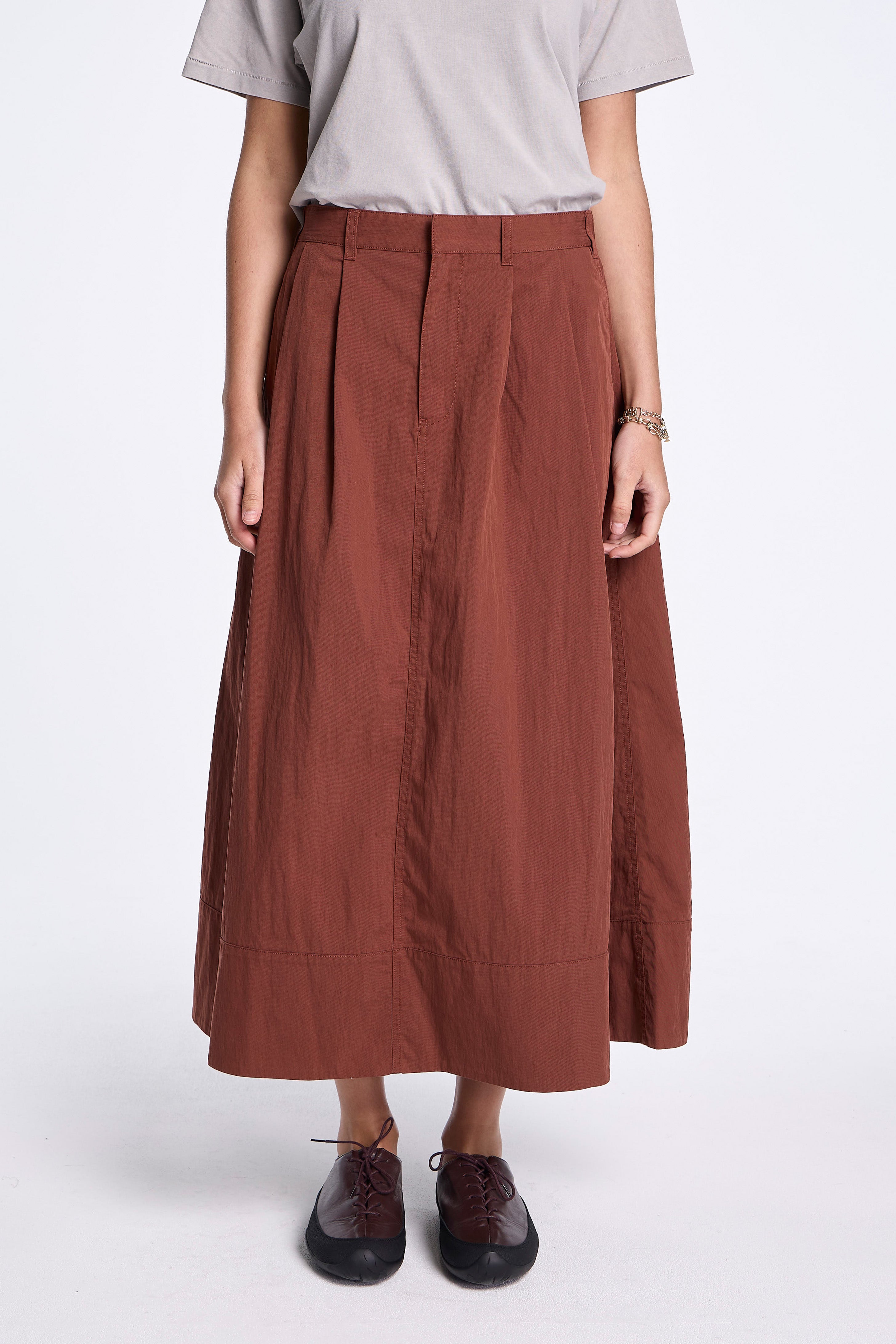 2 Tuck Skirt Brown