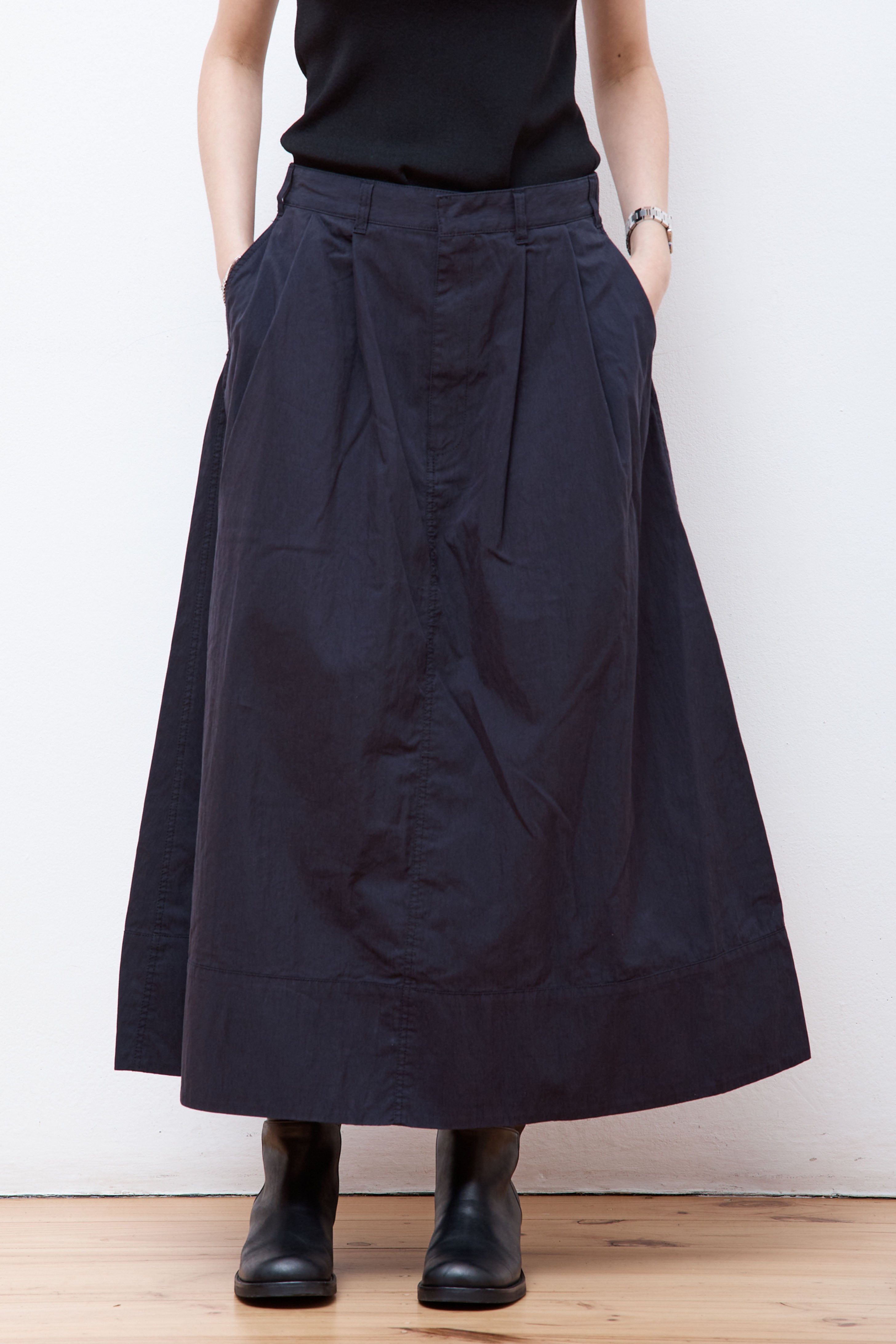 2 Tuck Skirt Navy