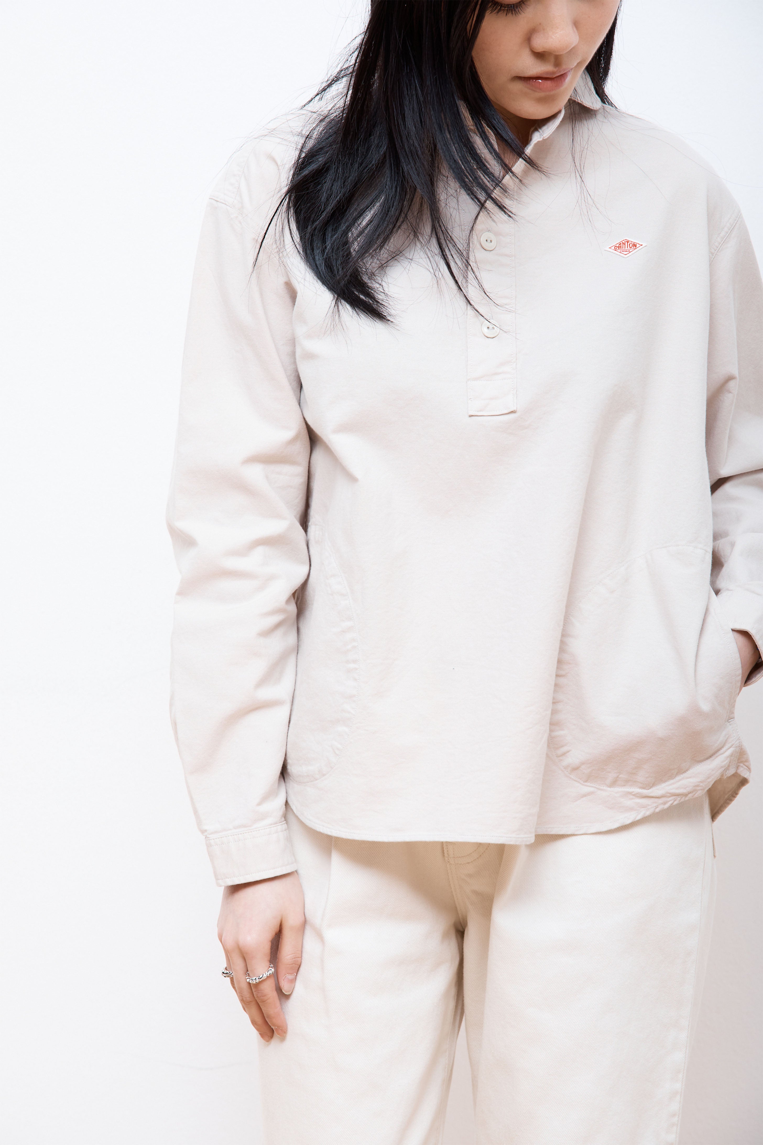 Women's Round Collar P.O Shirt L/S Oyster