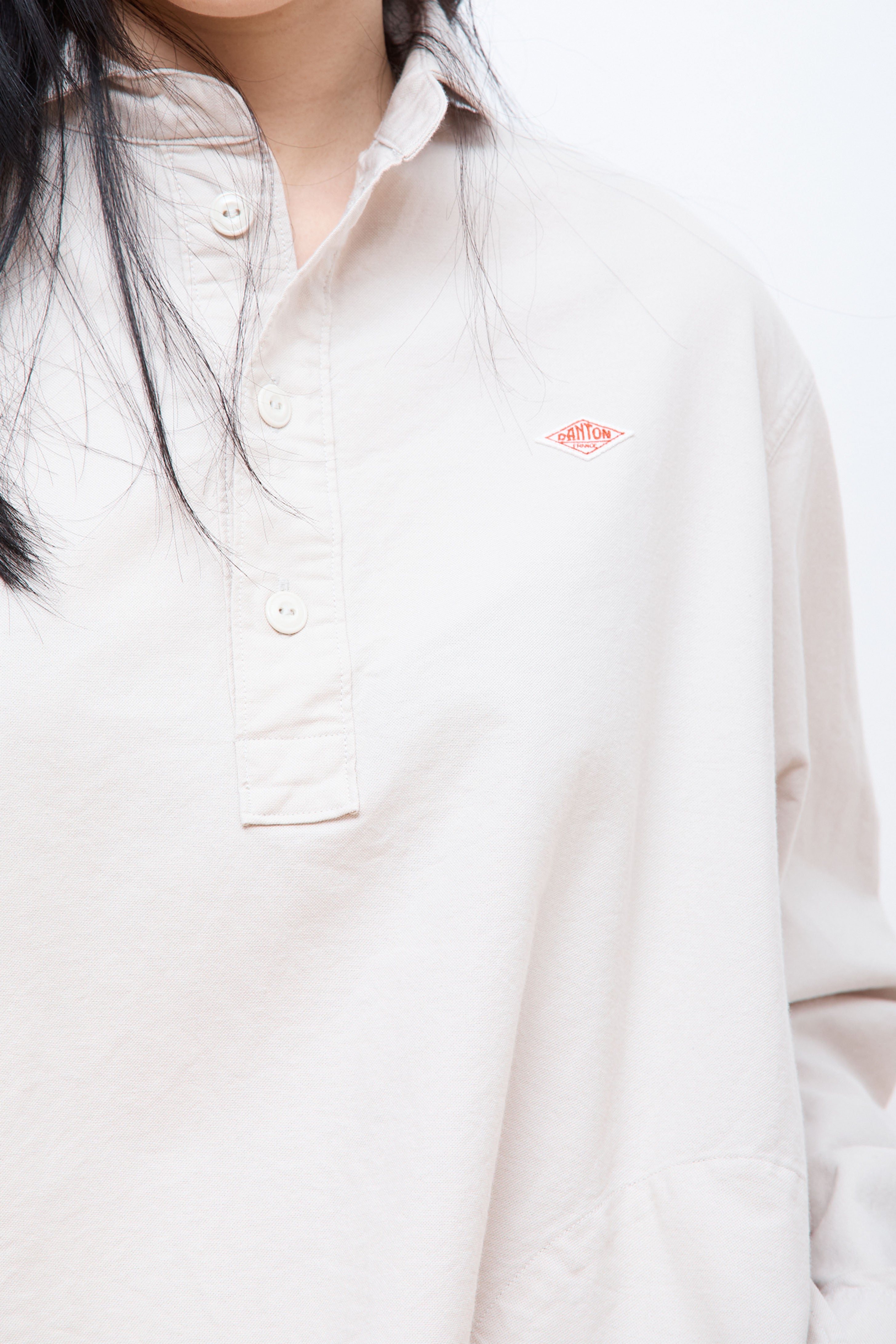 Women's Round Collar P.O Shirt L/S Oyster