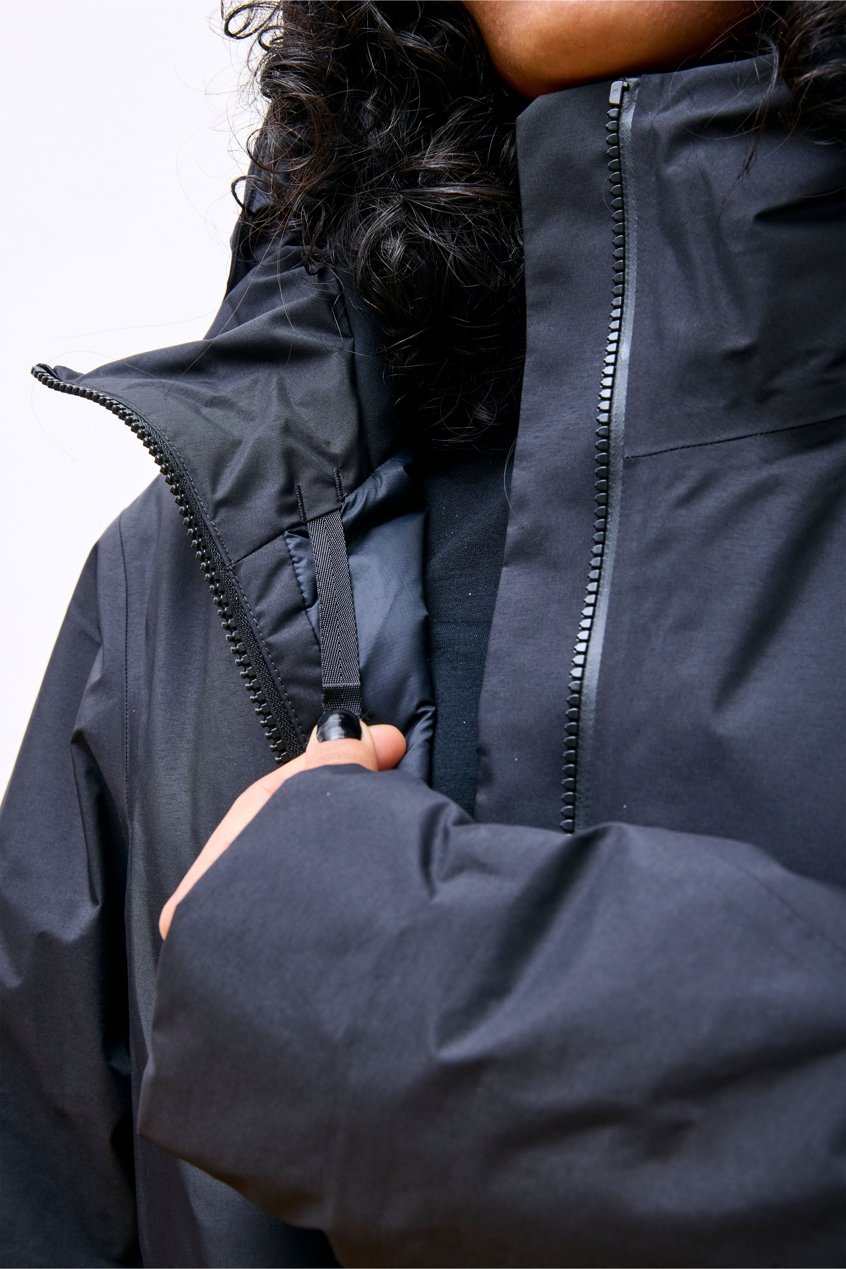Entasis Insulated Coat W Black