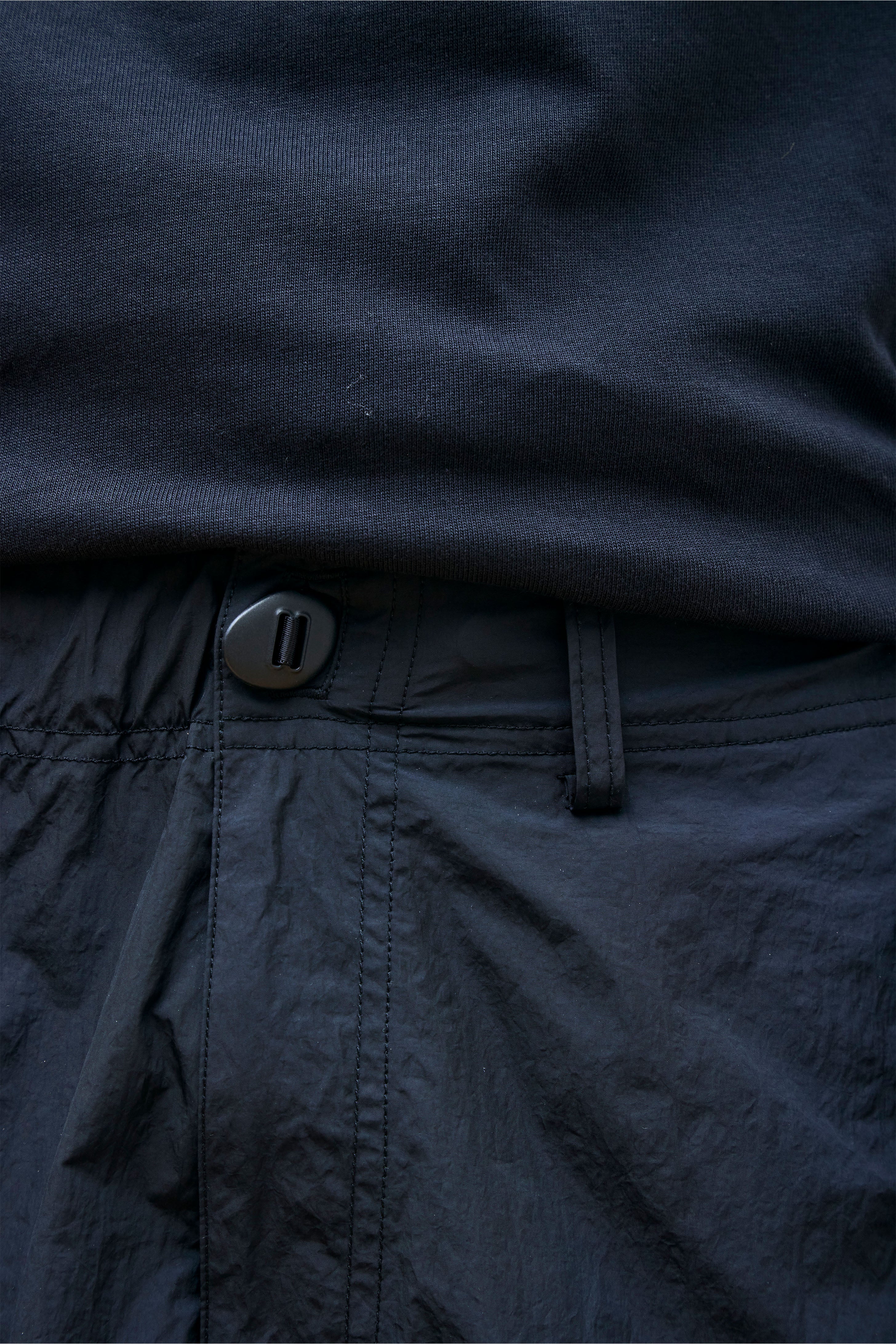 Helicoid Shorts Black