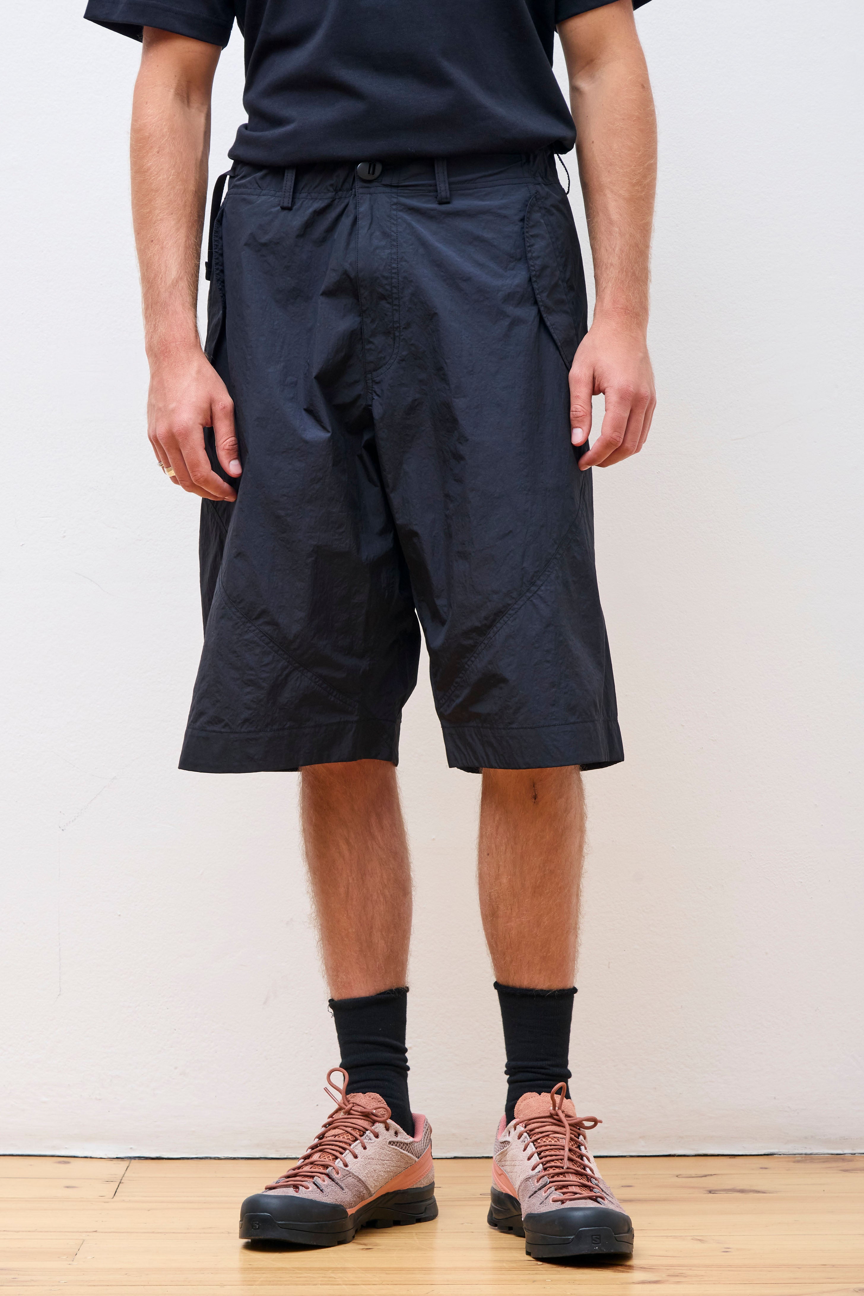 Helicoid Shorts Black