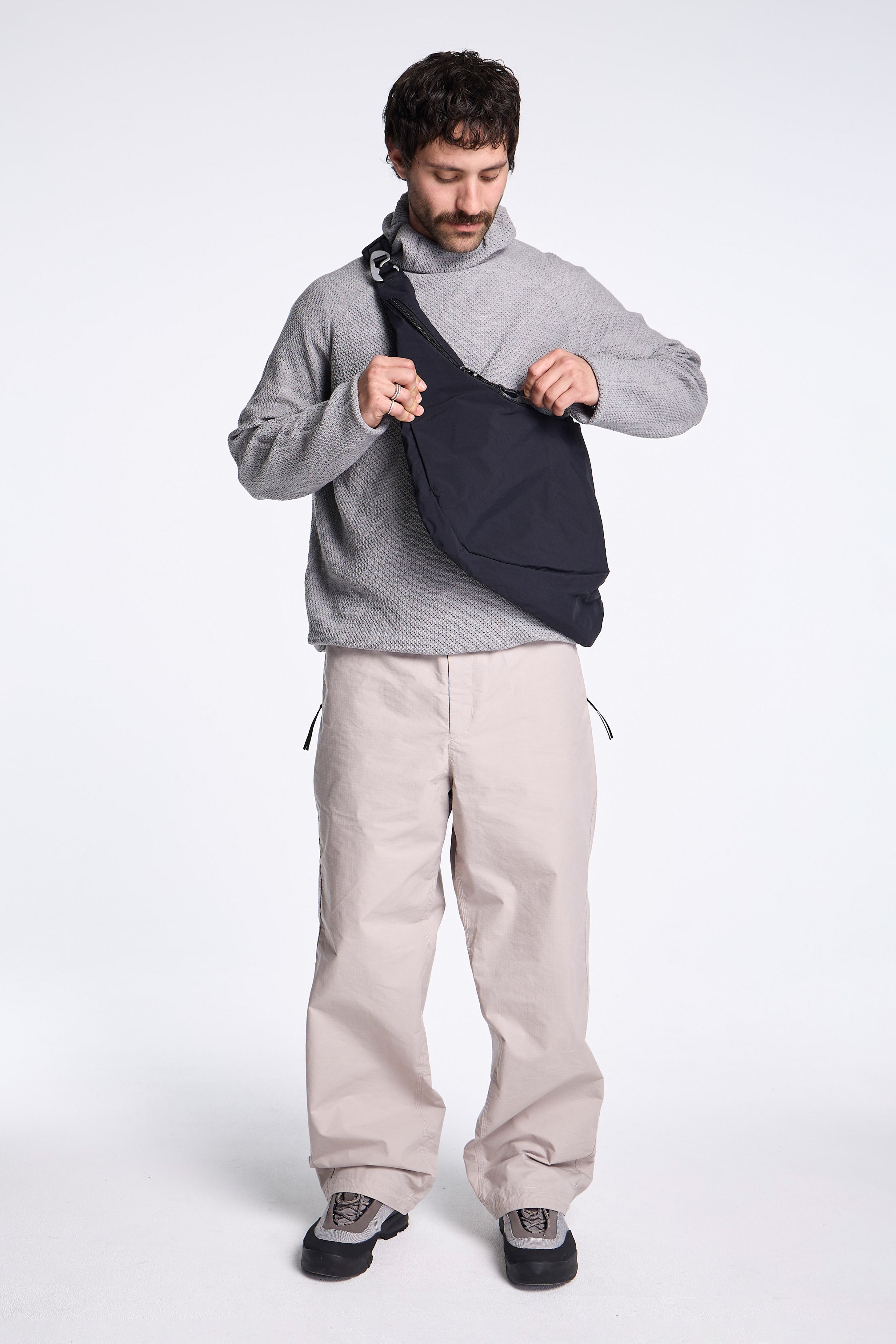 バッグ TonyGoldwin 0 Helicoid Sling Bag Goldwin 0 Helicoid Sling Bag Black