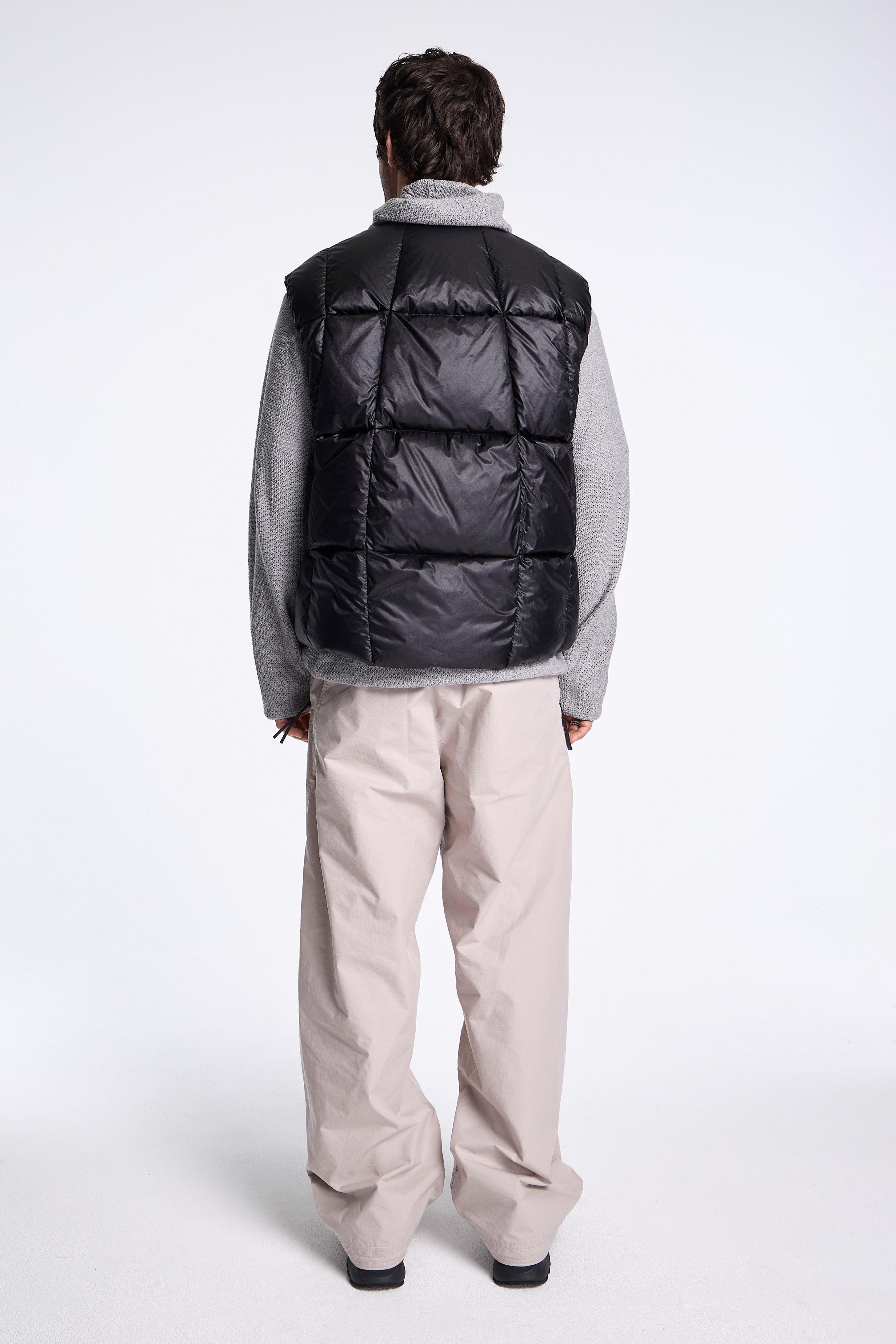 Three-Dimensional Down Light Vest Biotite
