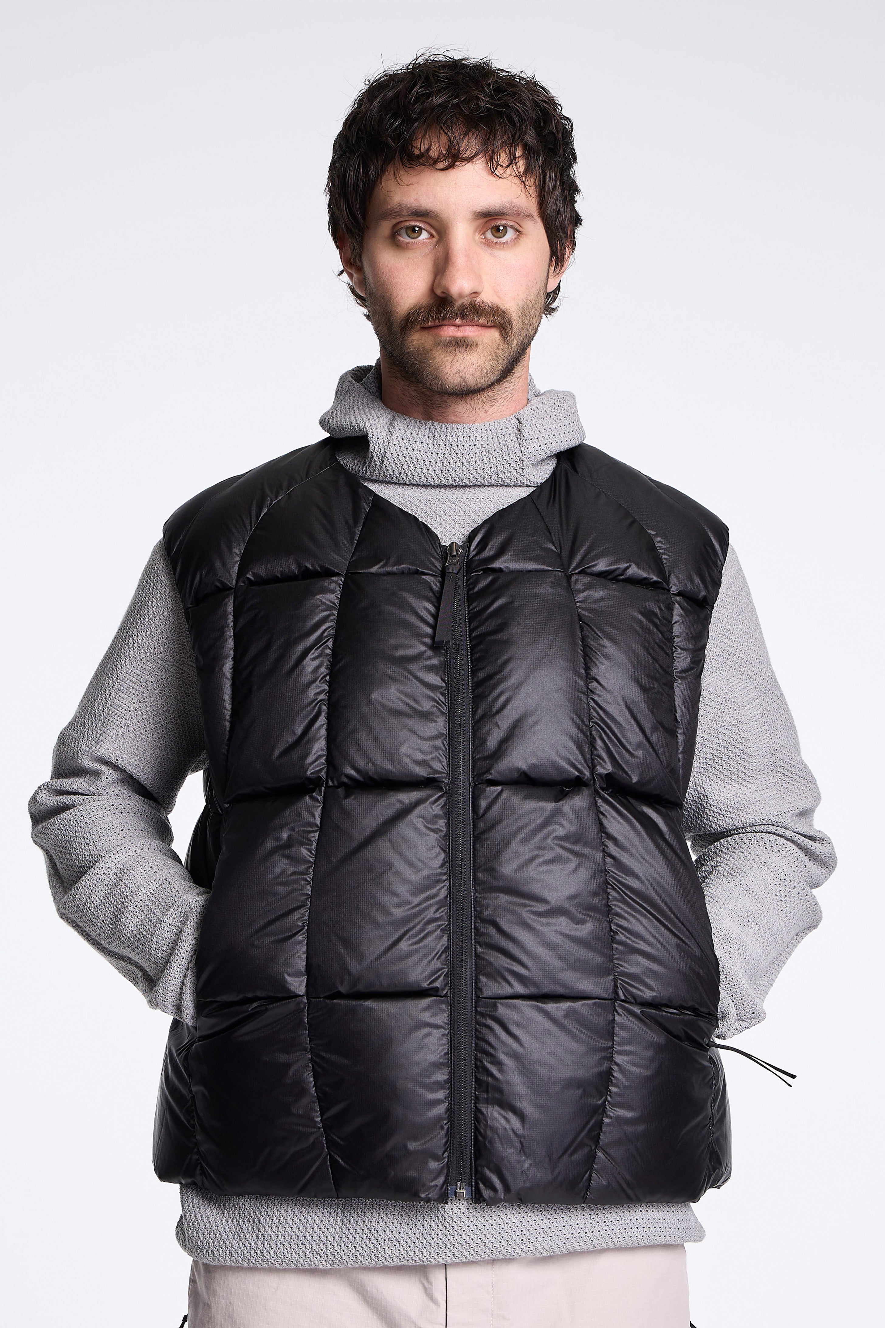Three-Dimensional Down Light Vest Biotite