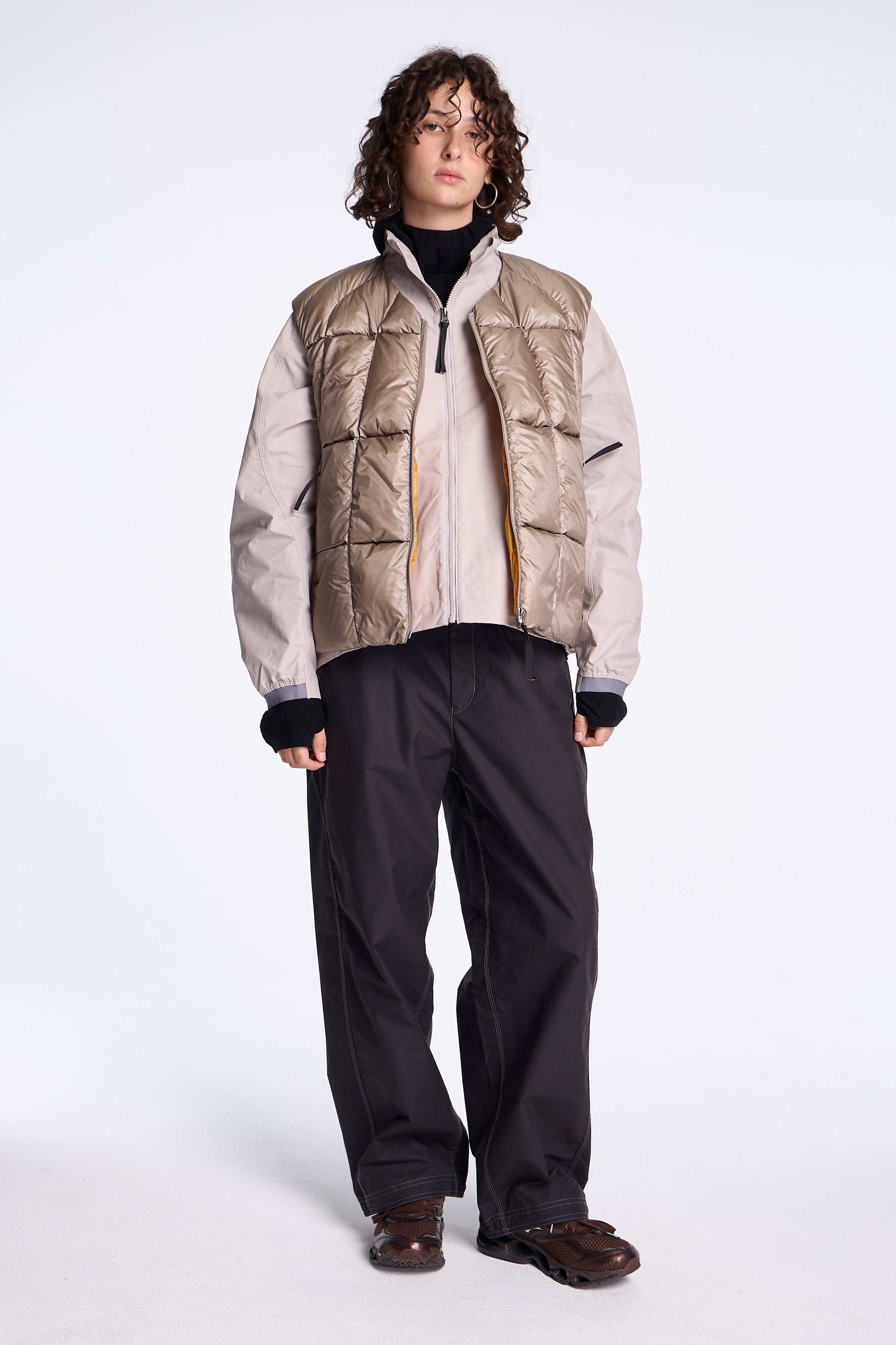 Three-Dimensional Down Light Vest Dune