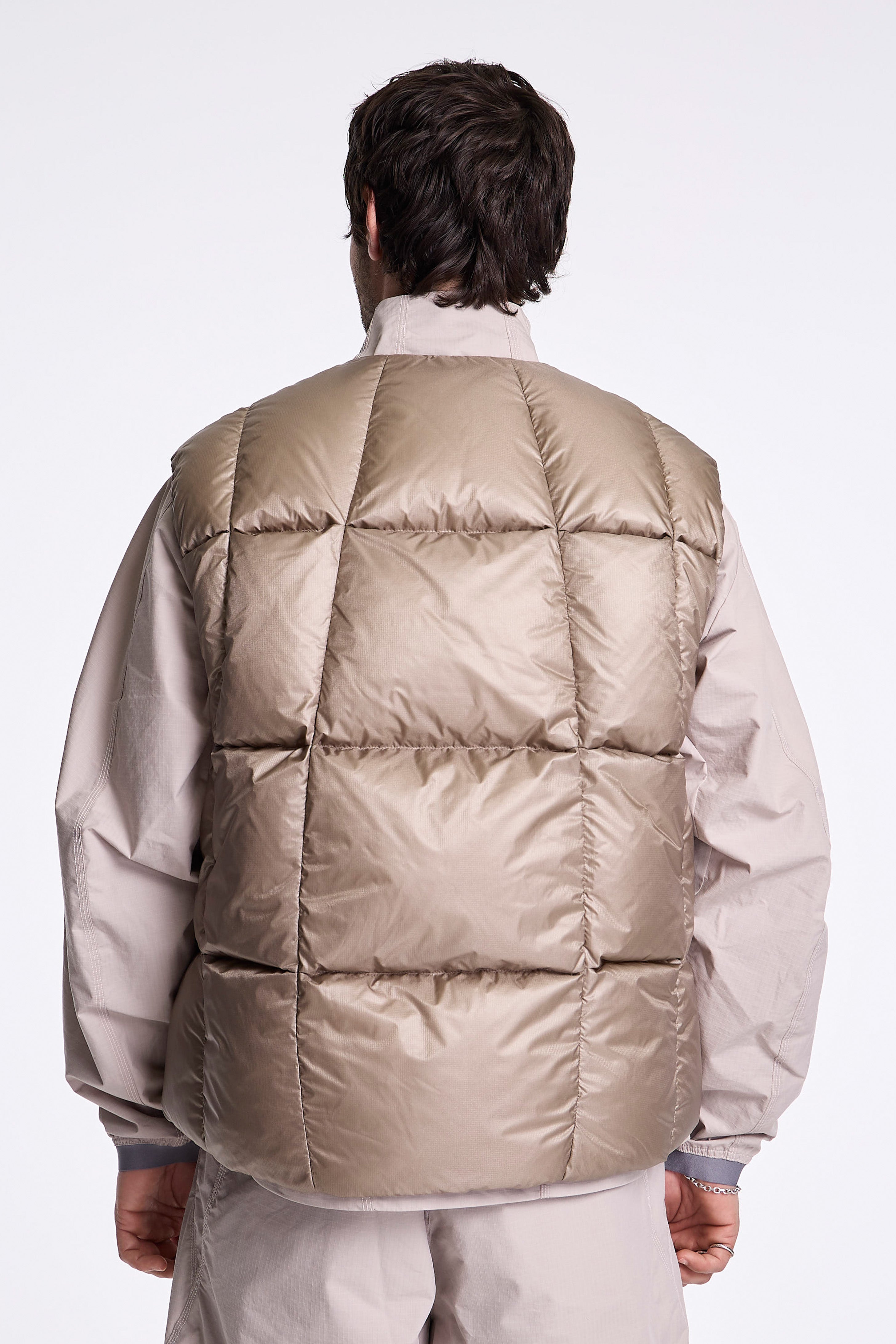 Three-Dimensional Down Light Vest Dune