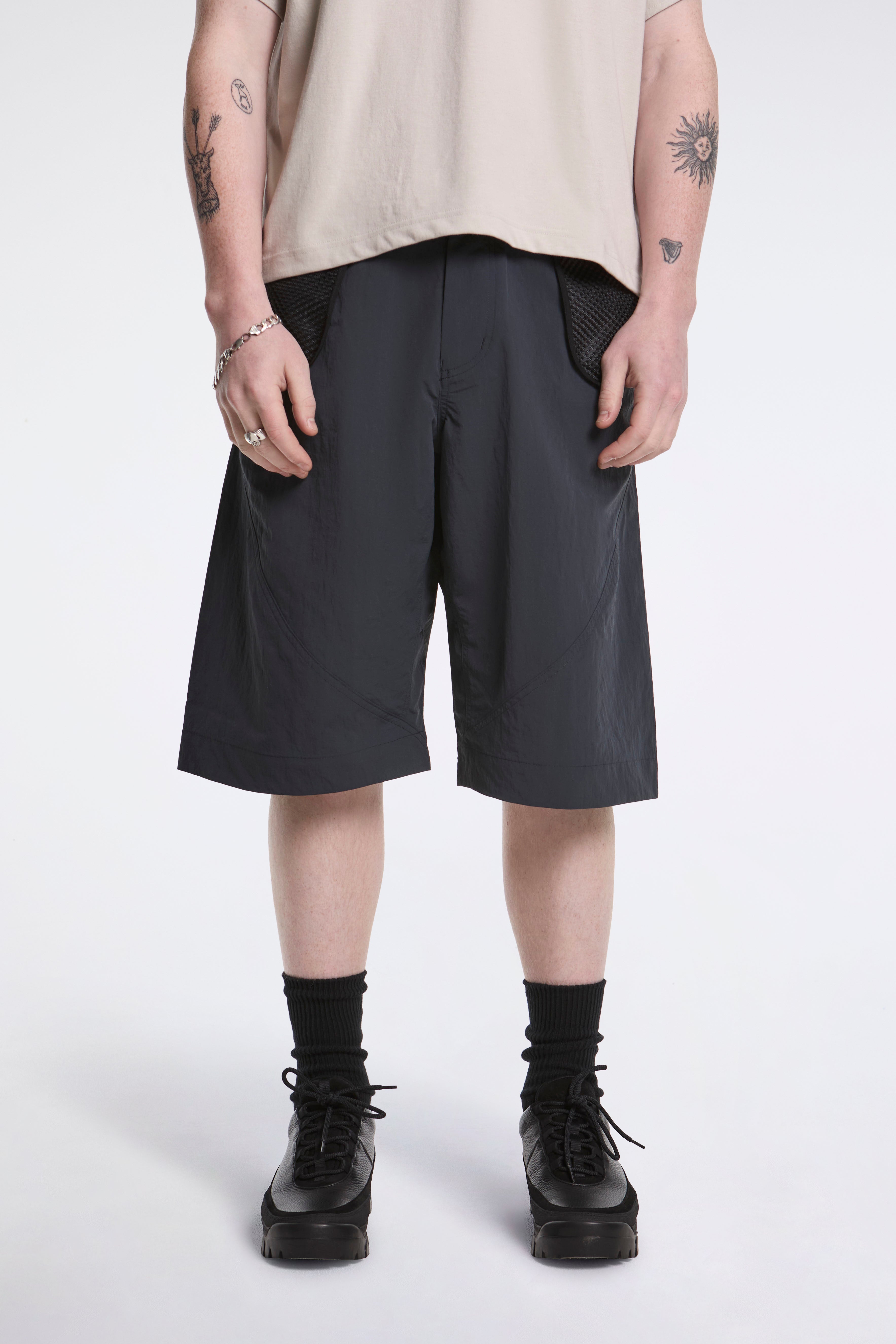 Helicoid Pocket Shorts Ink Black