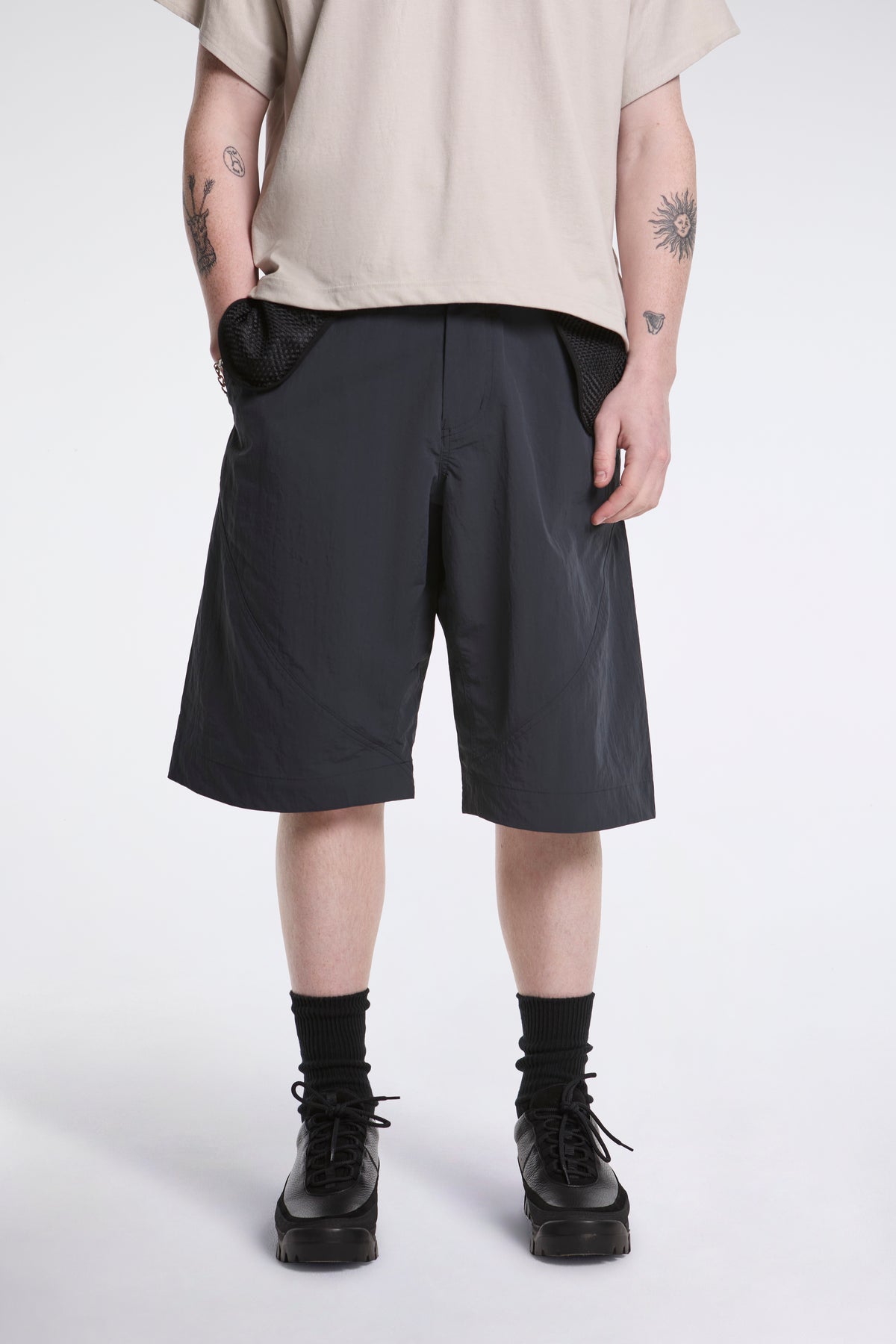 Goldwin 0 Helicoid Pocket Shorts Ink Black | HAVN