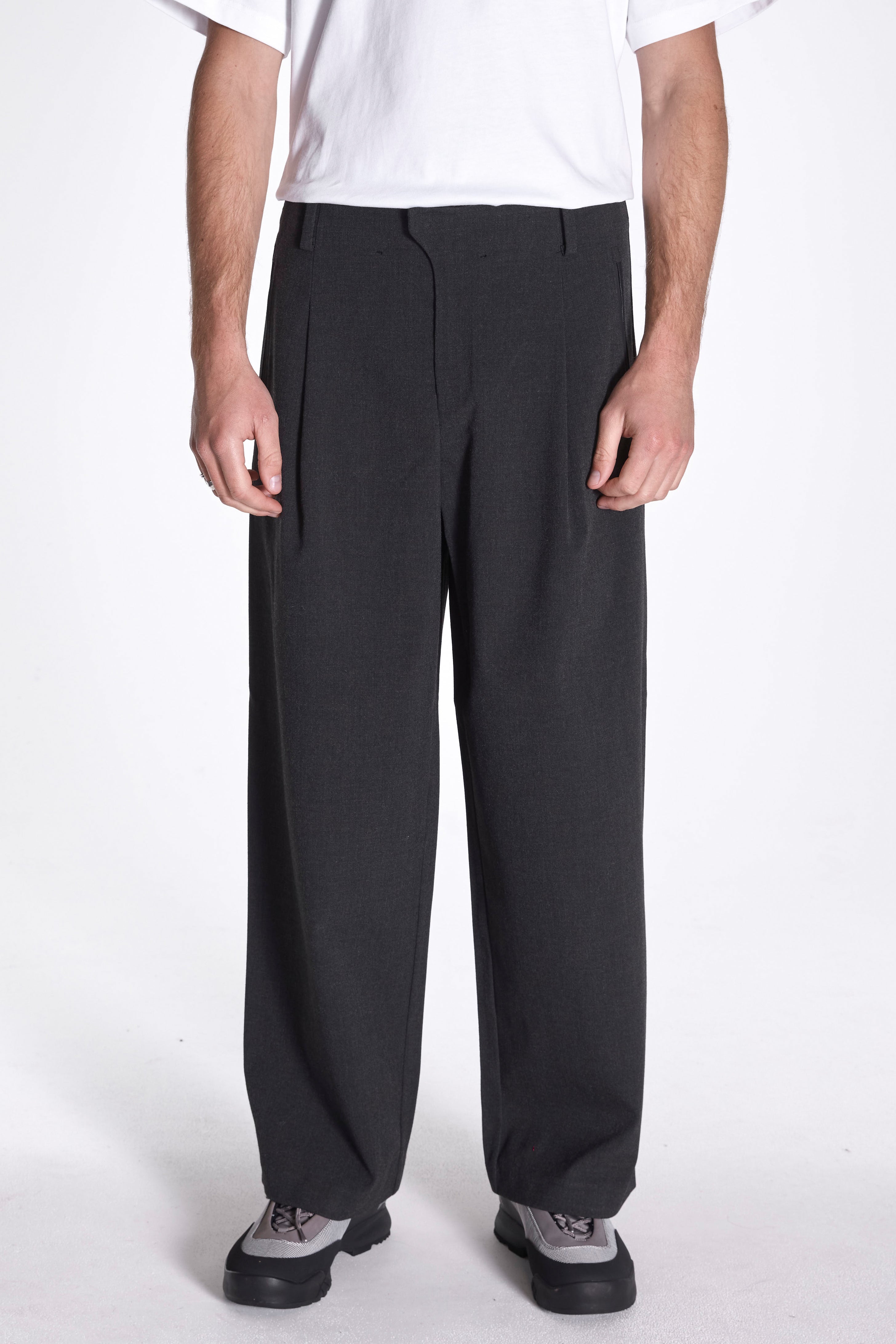 Waypoint Texture Trouser Dark Grey
