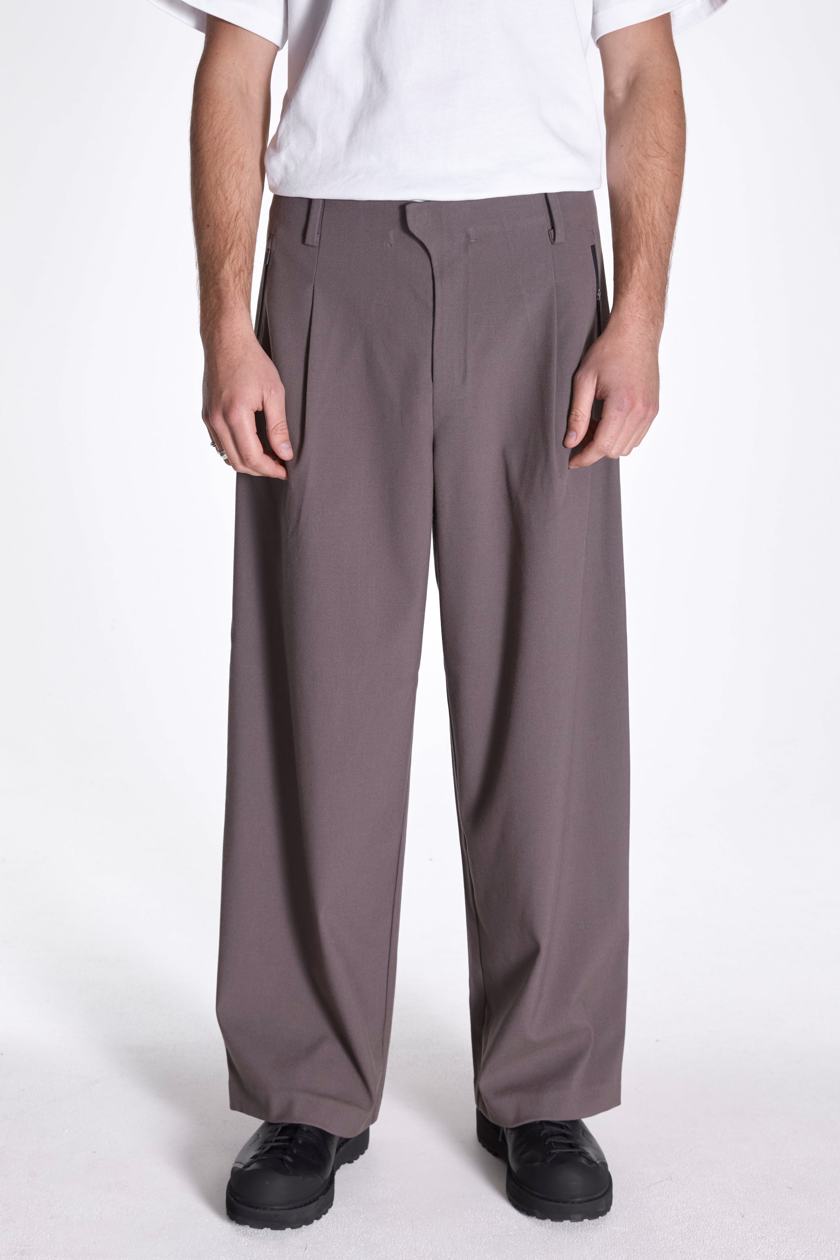 Waypoint Texture Trouser Dark Taupe