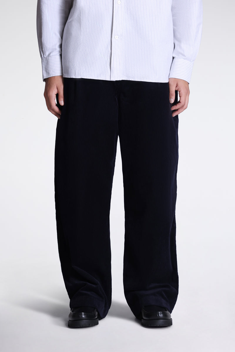 Volda Pleated Corduroy Trouser Dark Navy