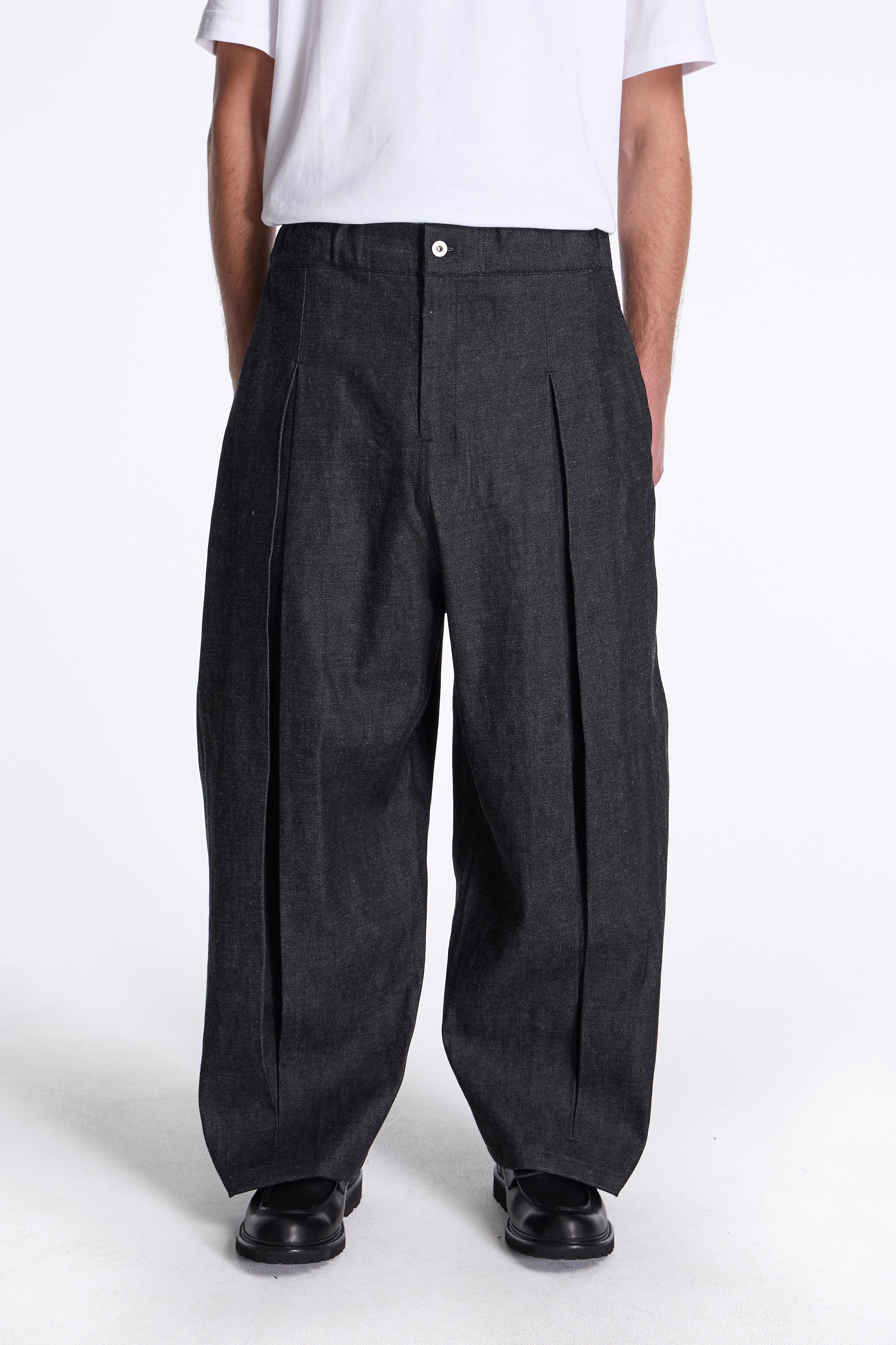 Box Pleat Trouser Denim Raw Black